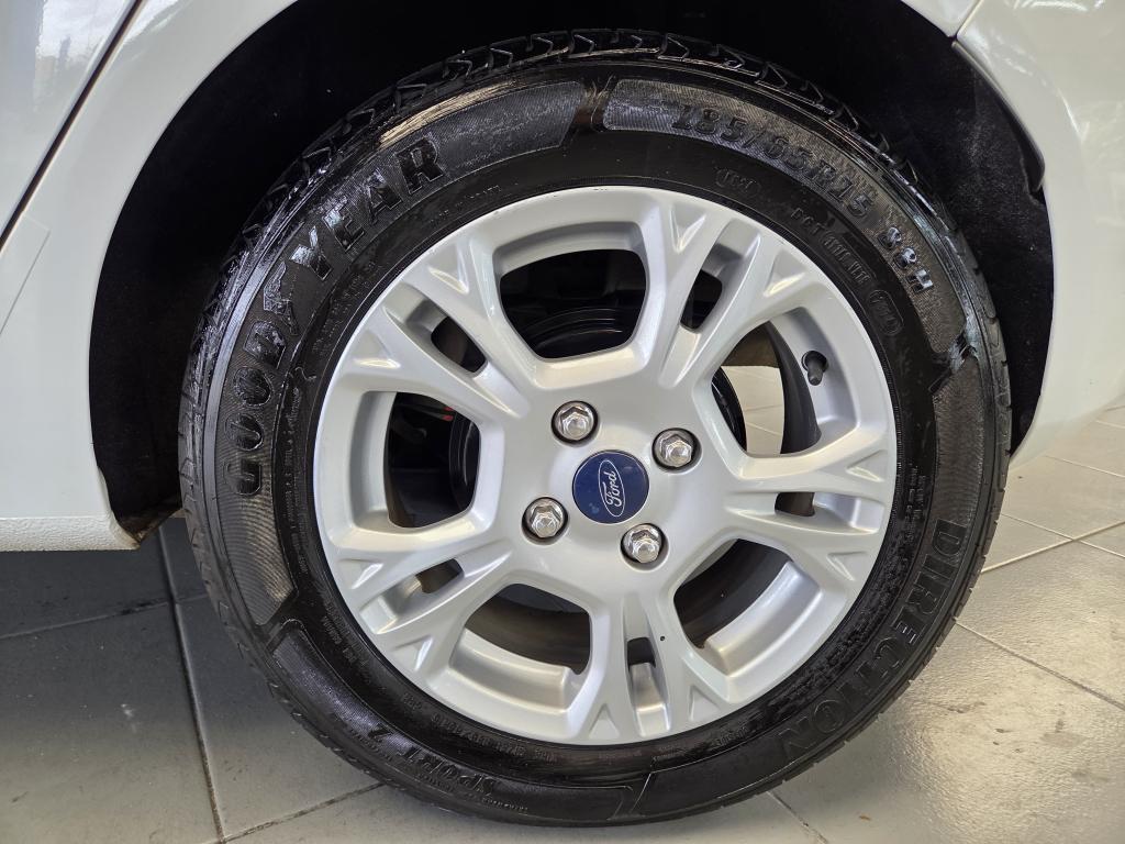 FORD Fiesta Hatch - Foto