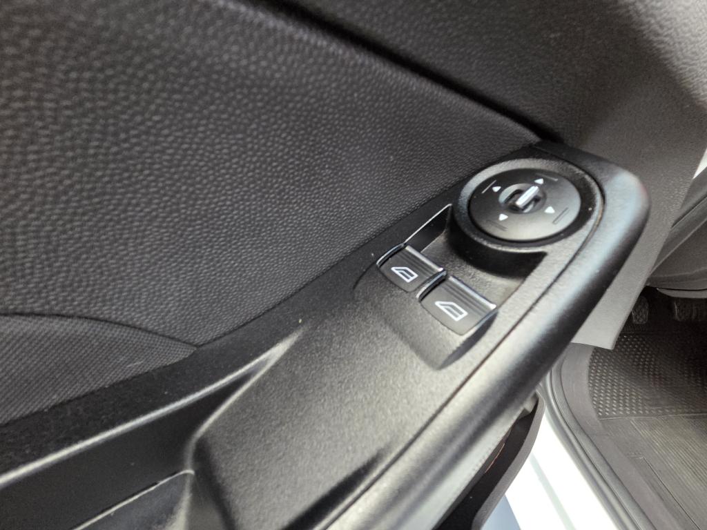 FORD Fiesta Hatch - Foto