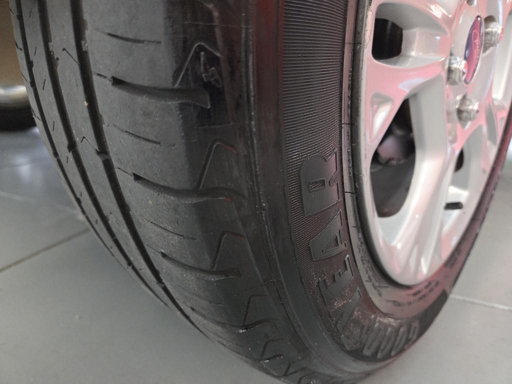 FORD Fiesta Hatch - Foto