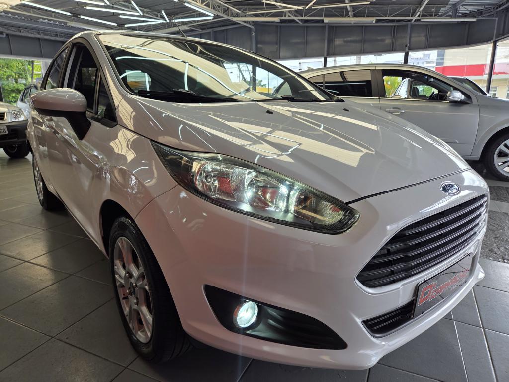 FORD Fiesta Hatch - Foto