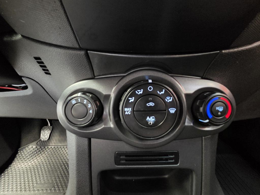 FORD Fiesta Hatch - Foto