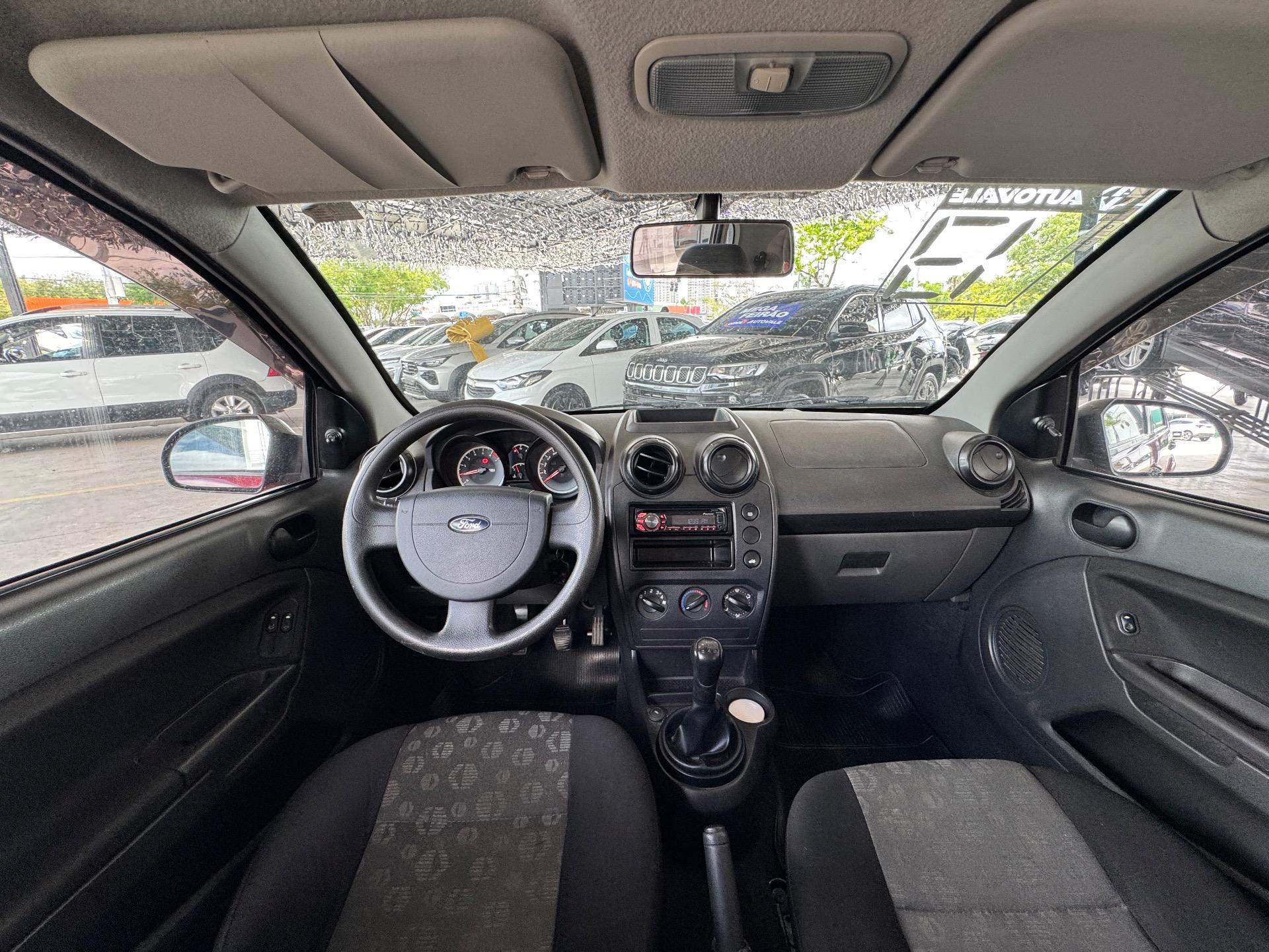 FORD Fiesta Hatch - Foto