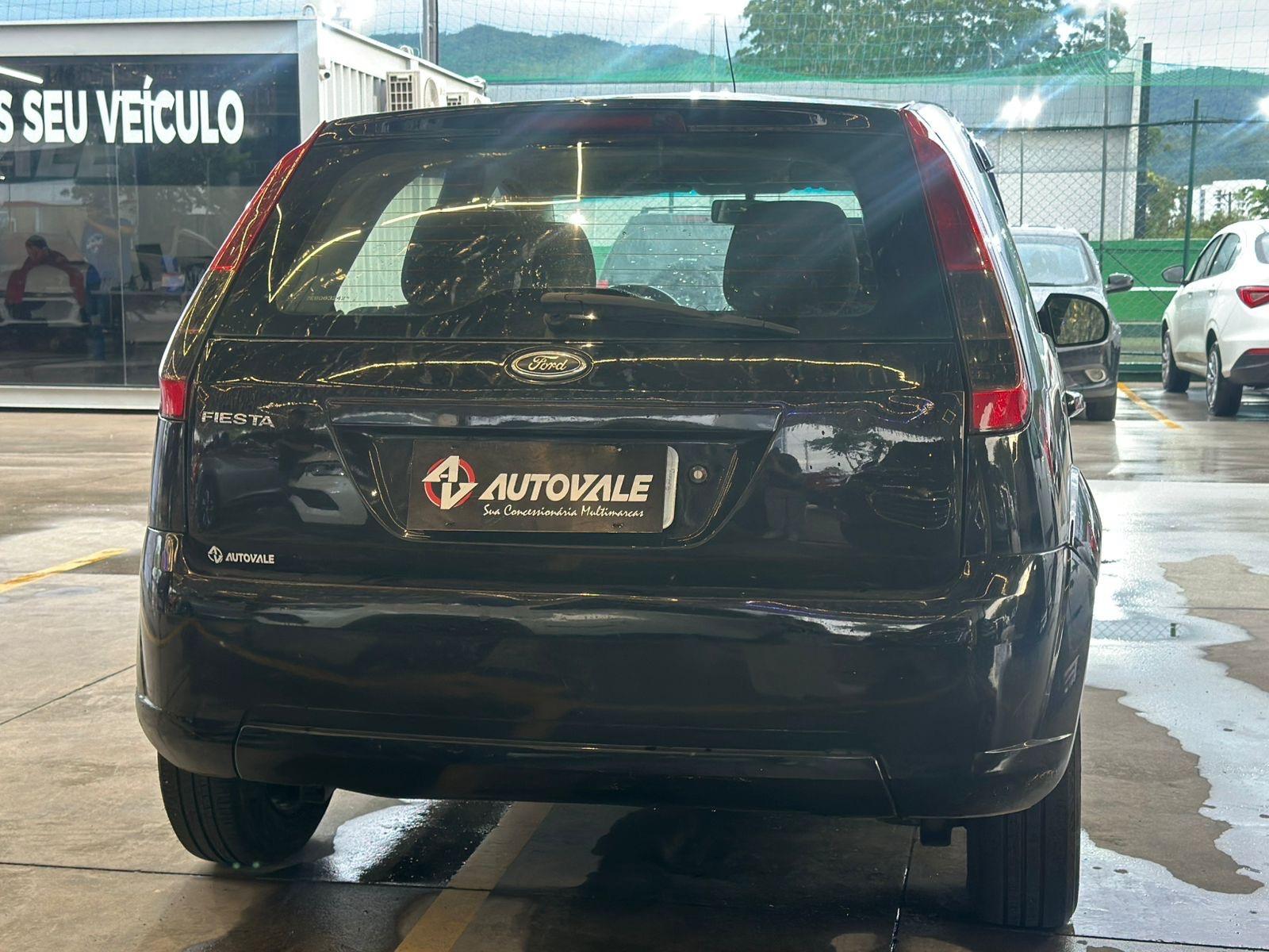 FORD Fiesta Hatch - Foto