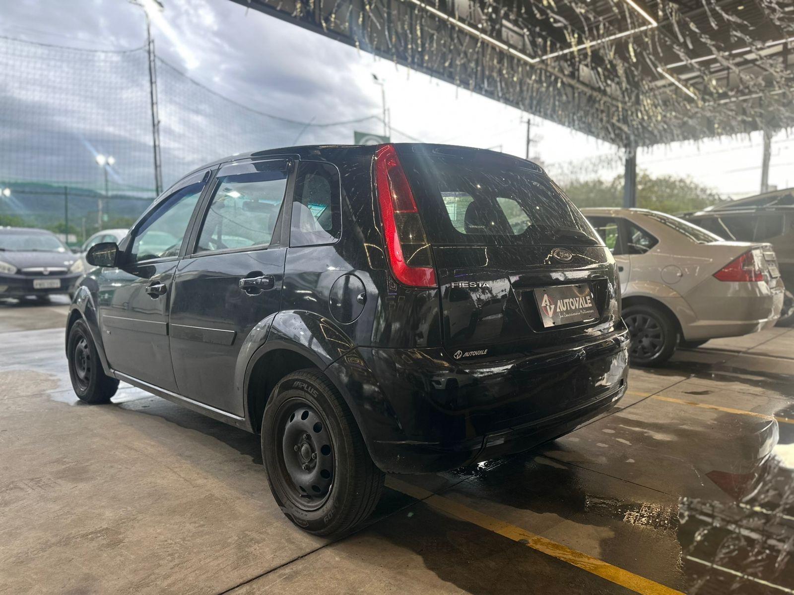 FORD Fiesta Hatch - Foto