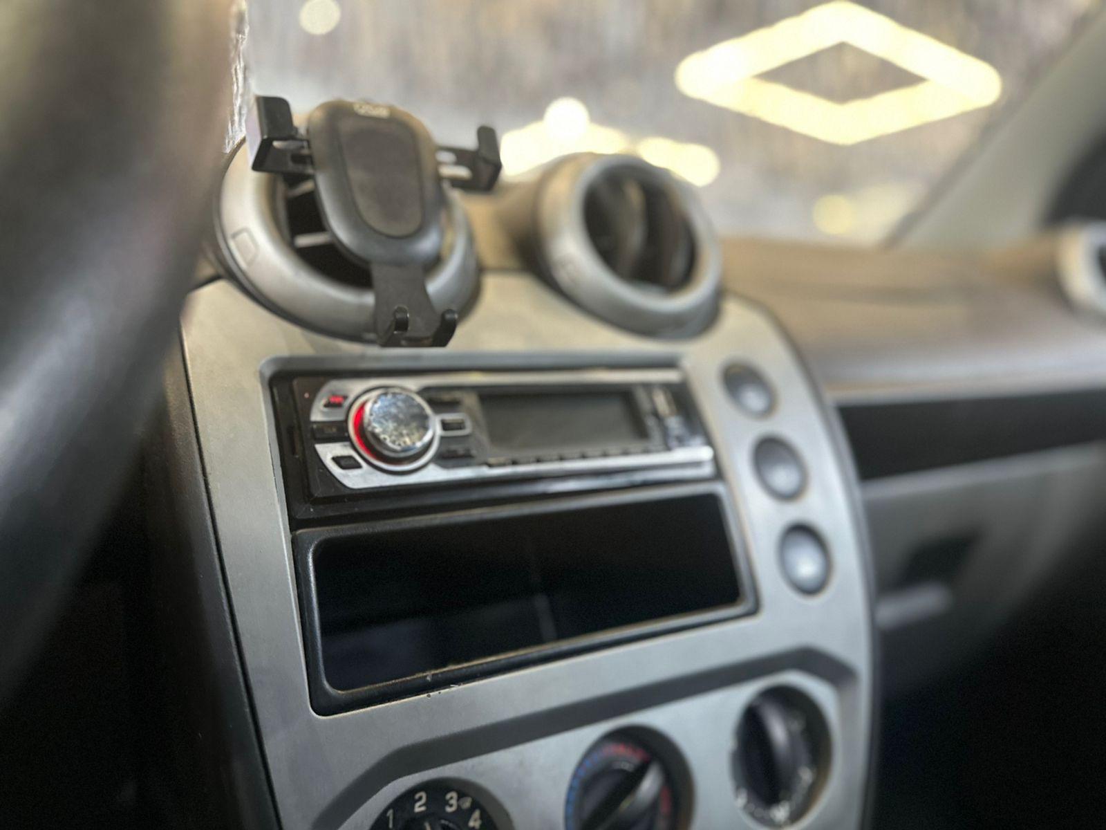 FORD Fiesta Hatch - Foto