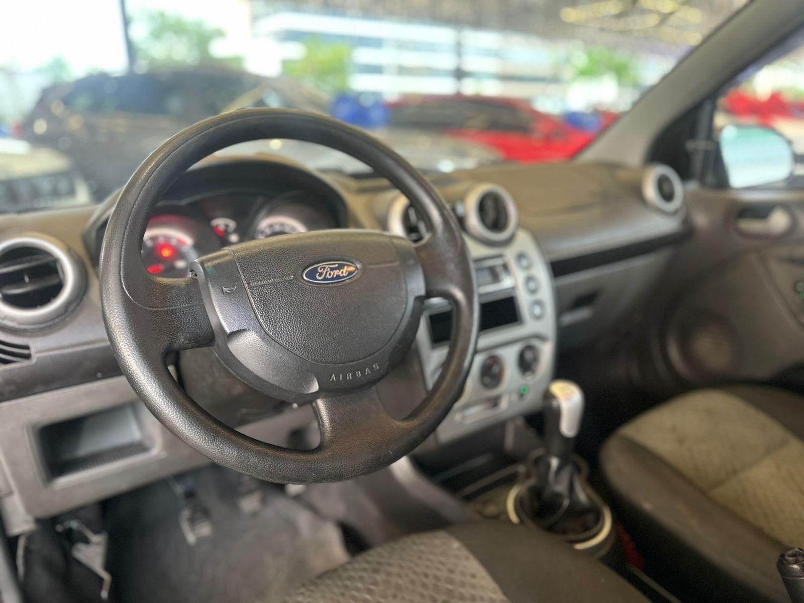 FORD Fiesta Hatch - Foto