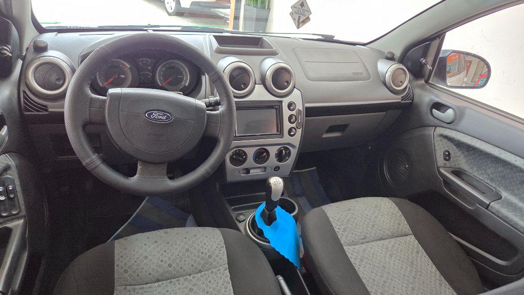 FORD Fiesta Hatch - Foto