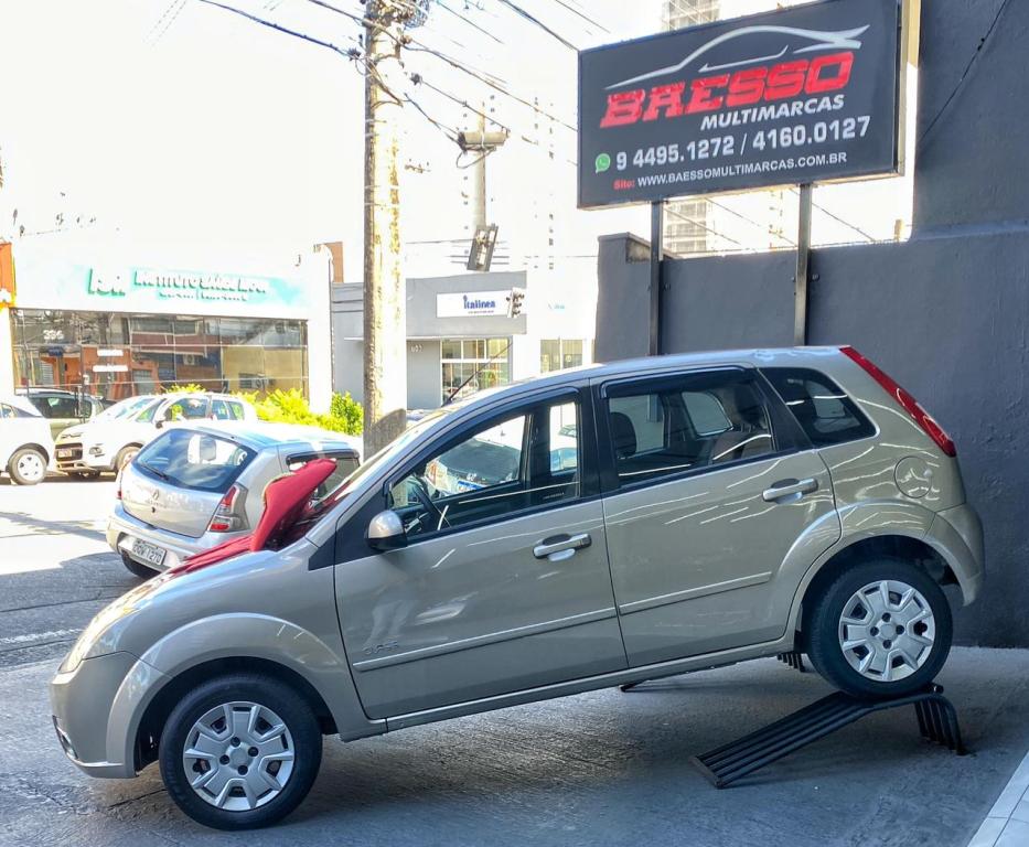 FORD Fiesta Hatch - Foto