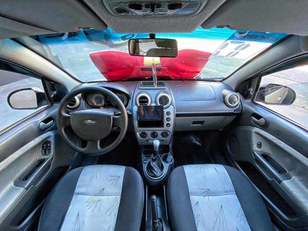 FORD Fiesta Hatch - Foto