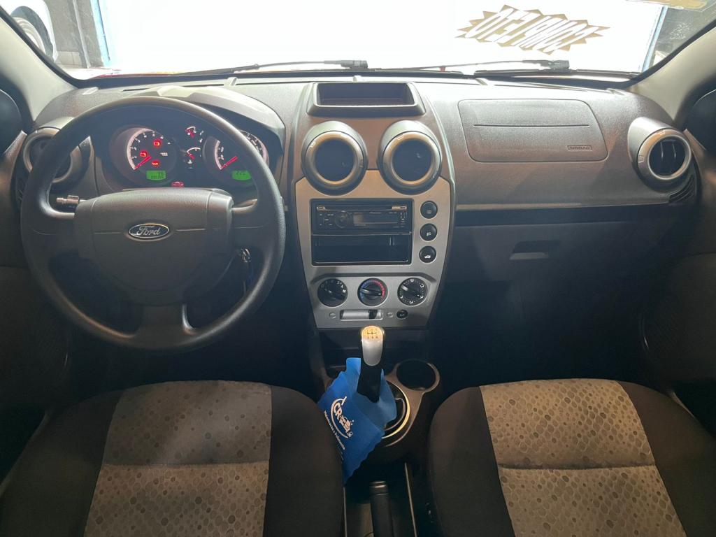 FORD Fiesta Hatch - Foto