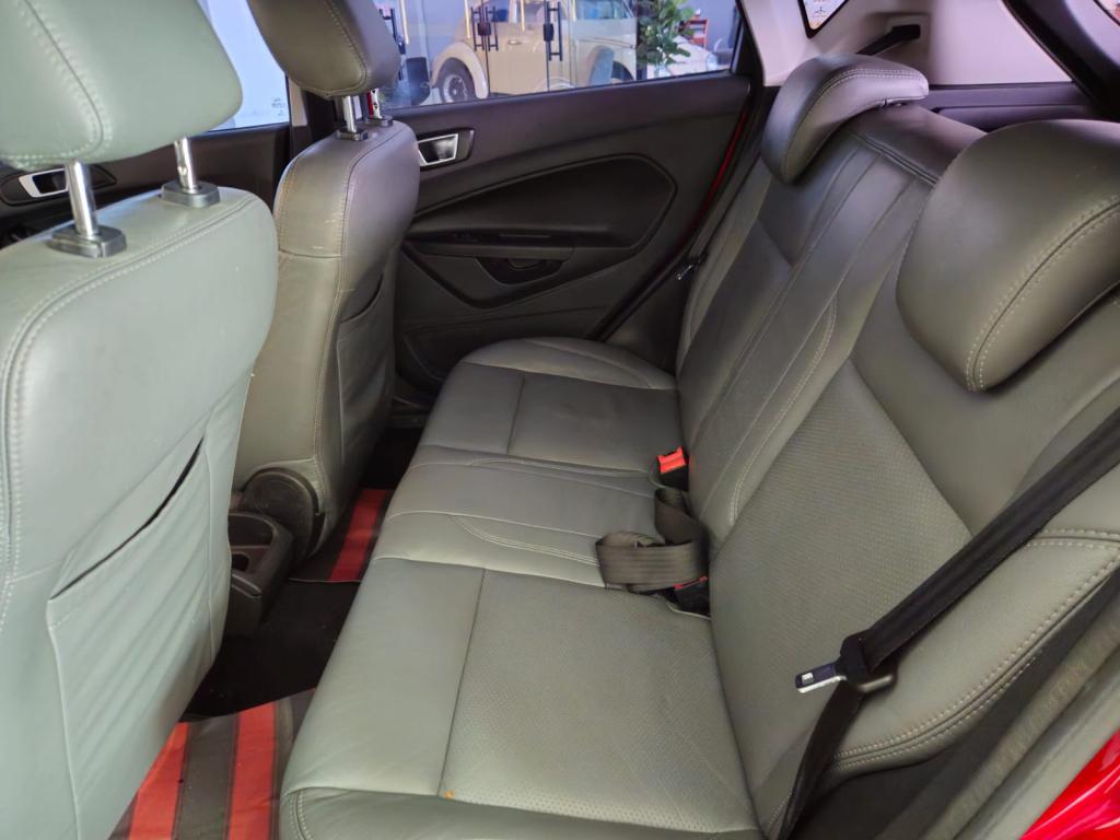 FORD Fiesta Hatch - Foto