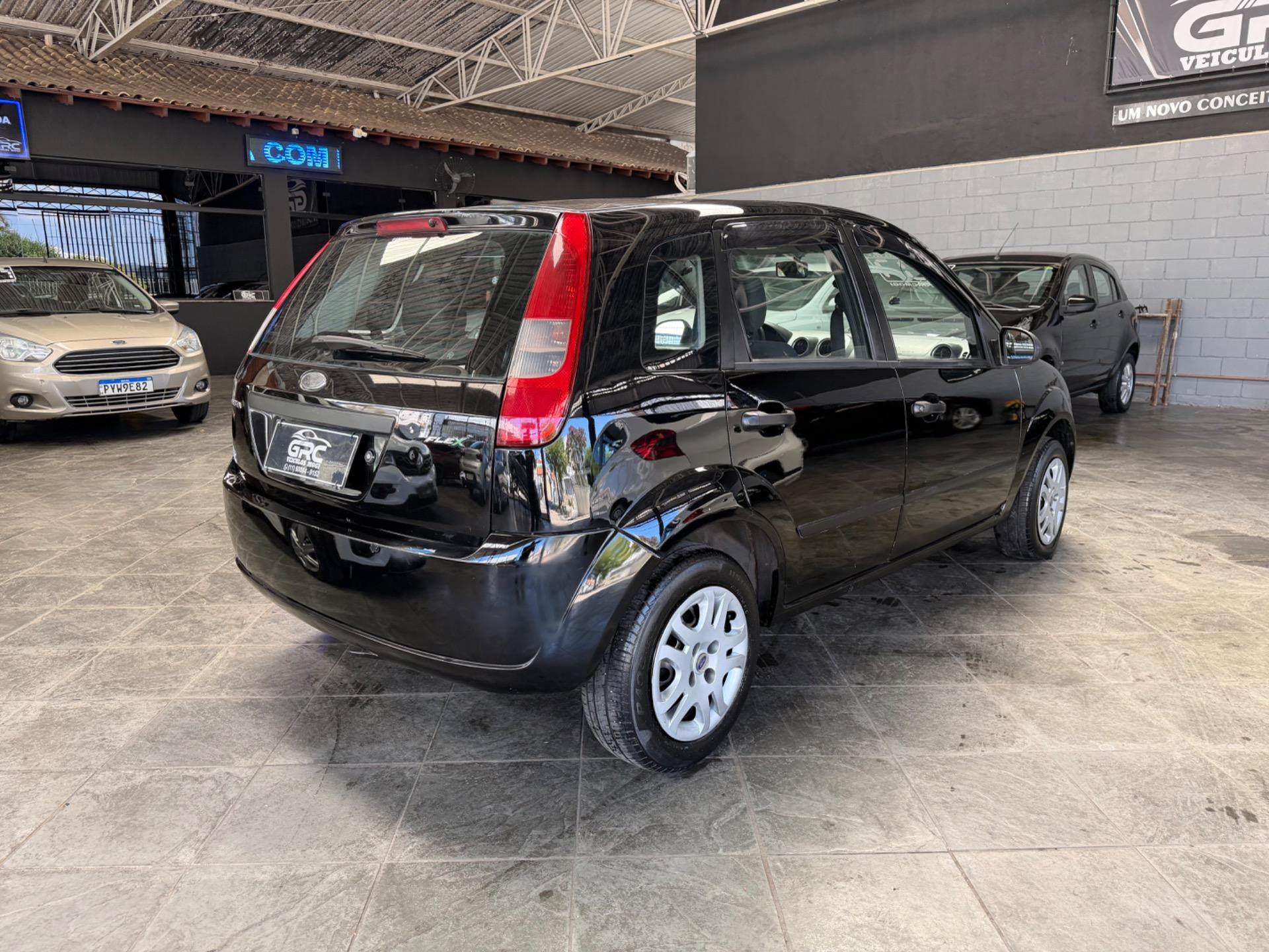 FORD Fiesta Hatch - Foto