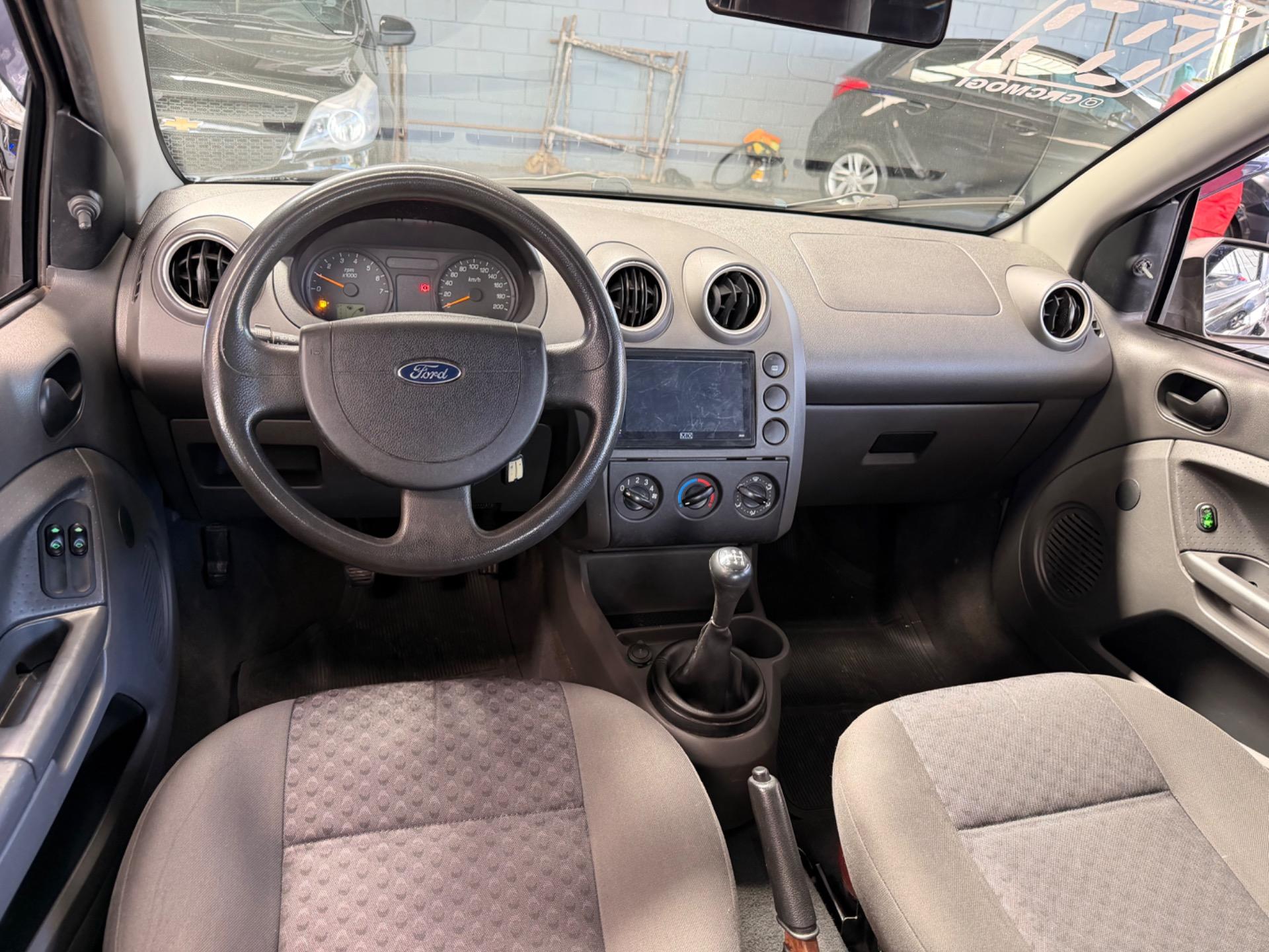 FORD Fiesta Hatch - Foto