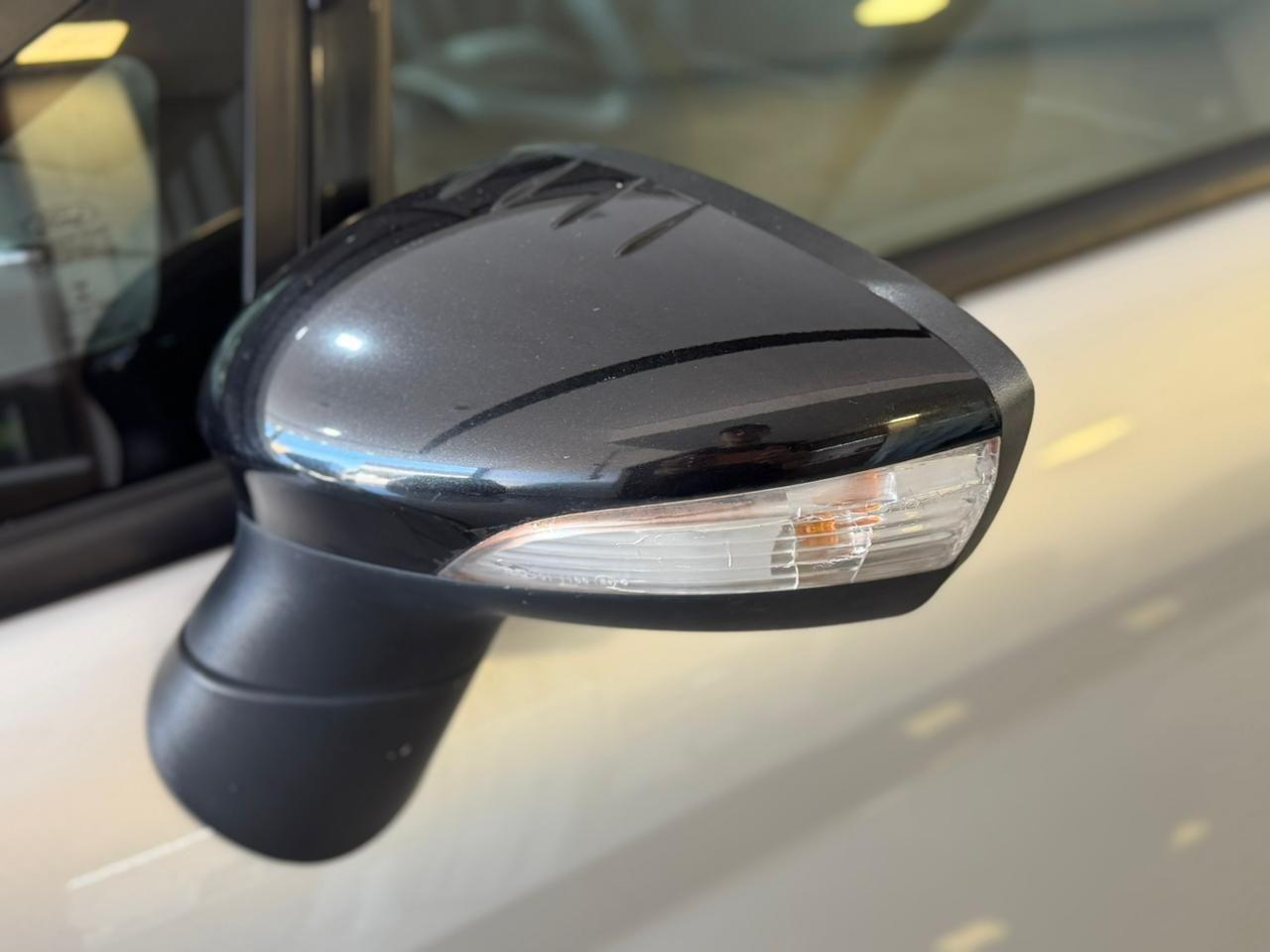 FORD Fiesta Hatch - Foto