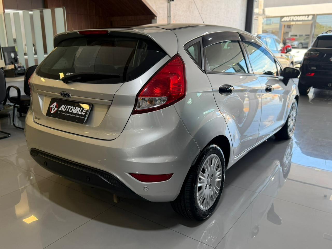 FORD Fiesta Hatch - Foto