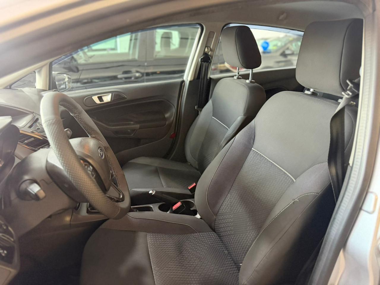 FORD Fiesta Hatch - Foto