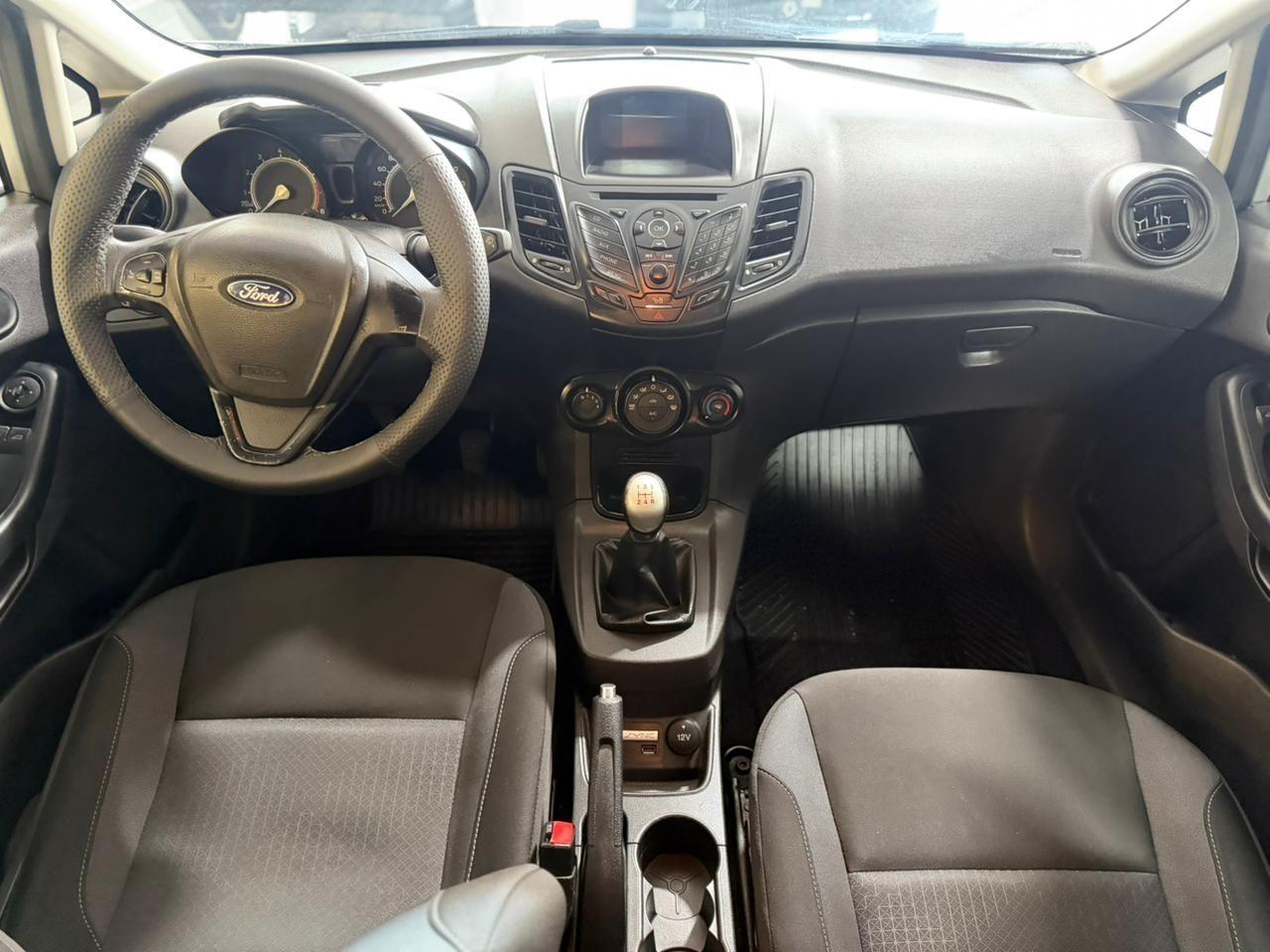 FORD Fiesta Hatch - Foto