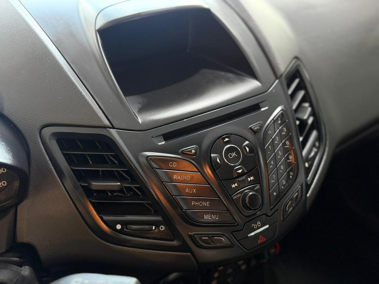 FORD Fiesta Hatch - Foto