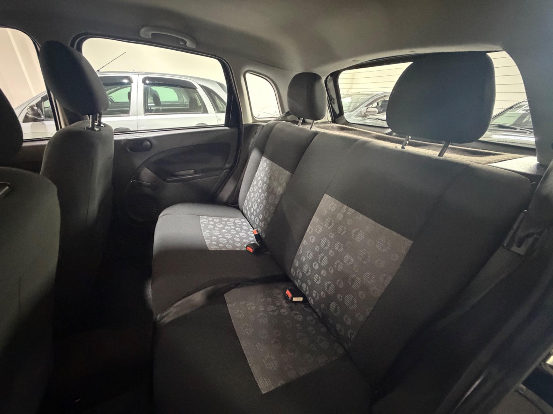 FORD Fiesta Hatch - Foto