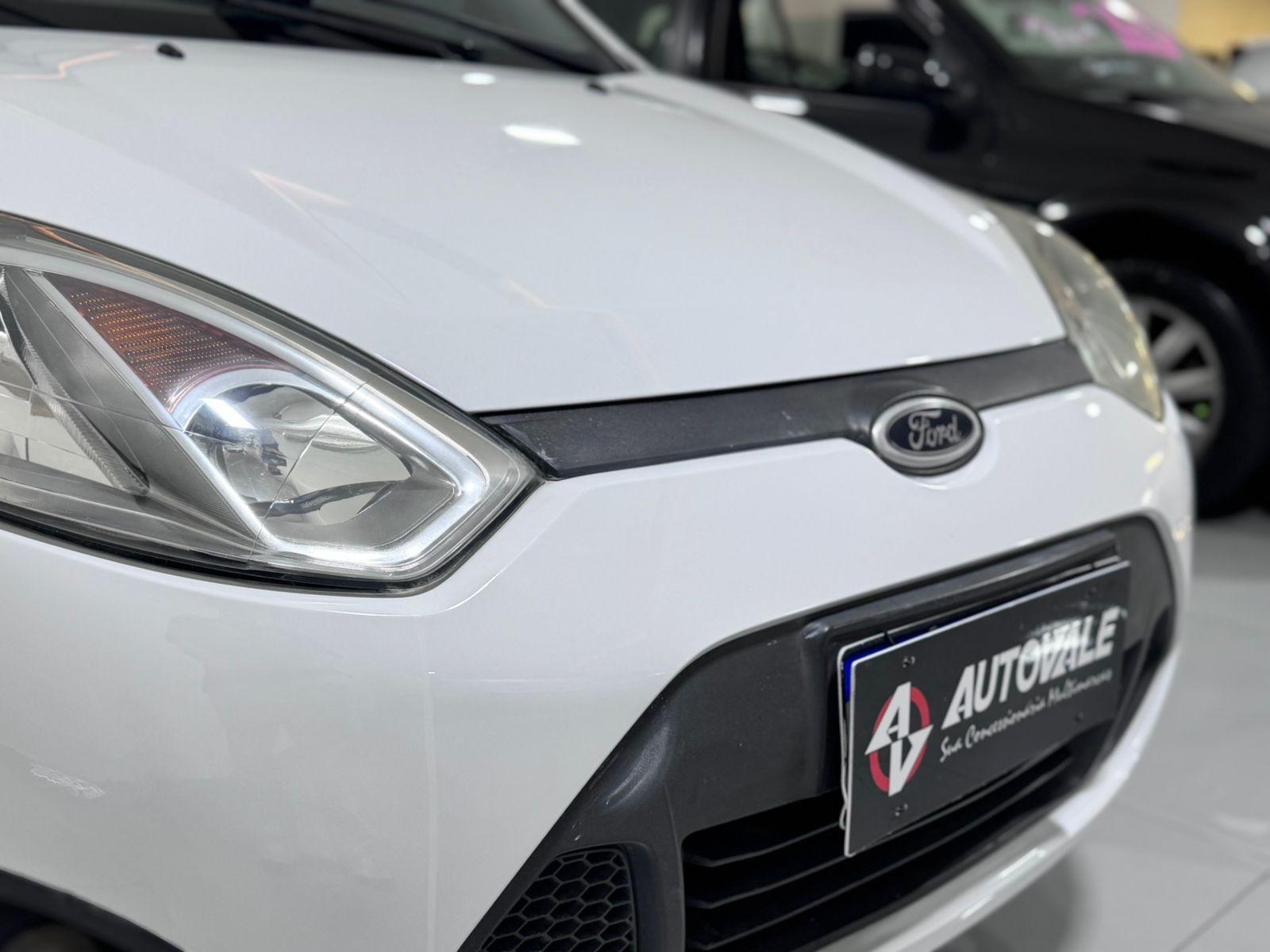 FORD Fiesta Hatch - Foto