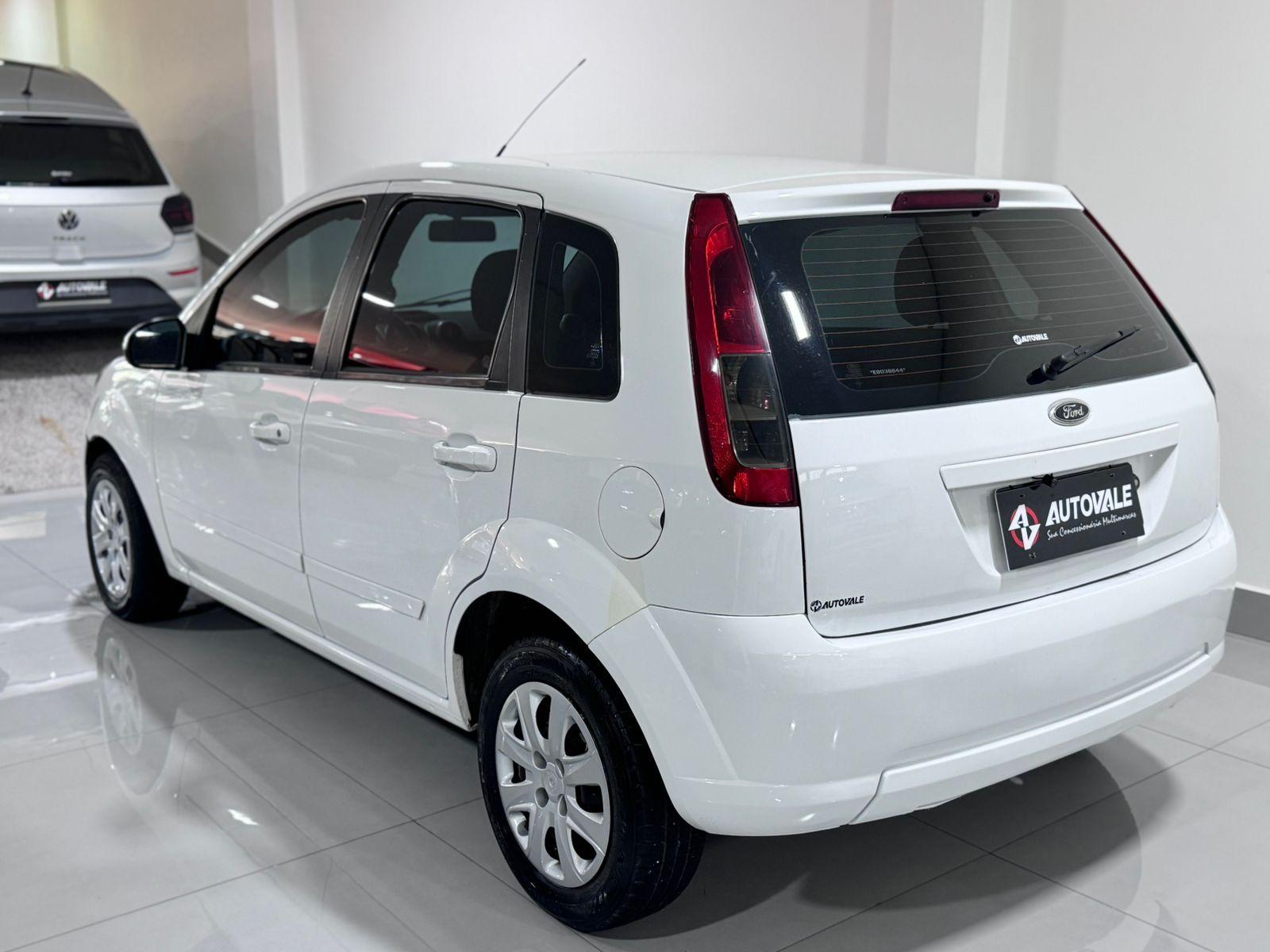 FORD Fiesta Hatch - Foto