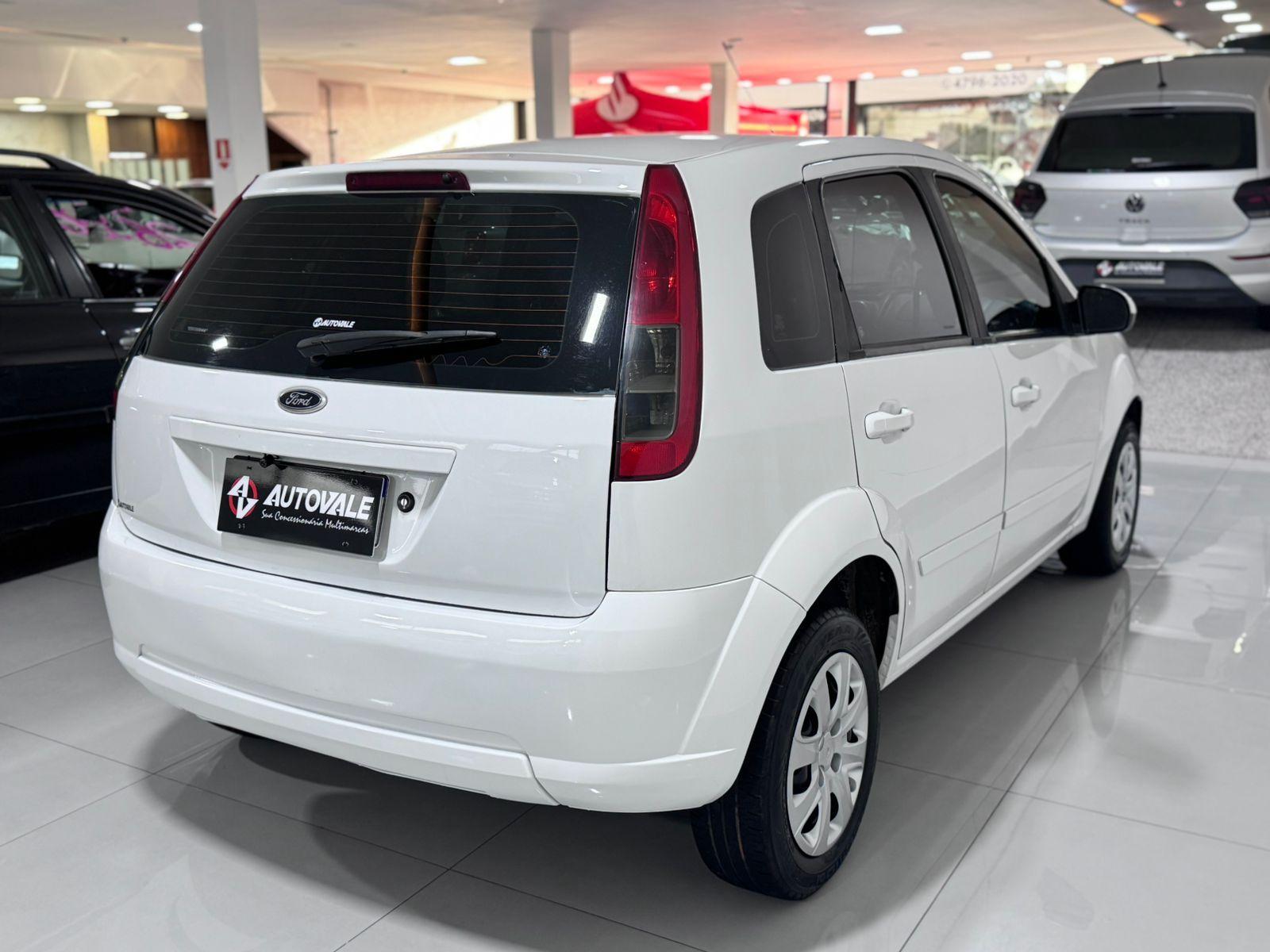 FORD Fiesta Hatch - Foto