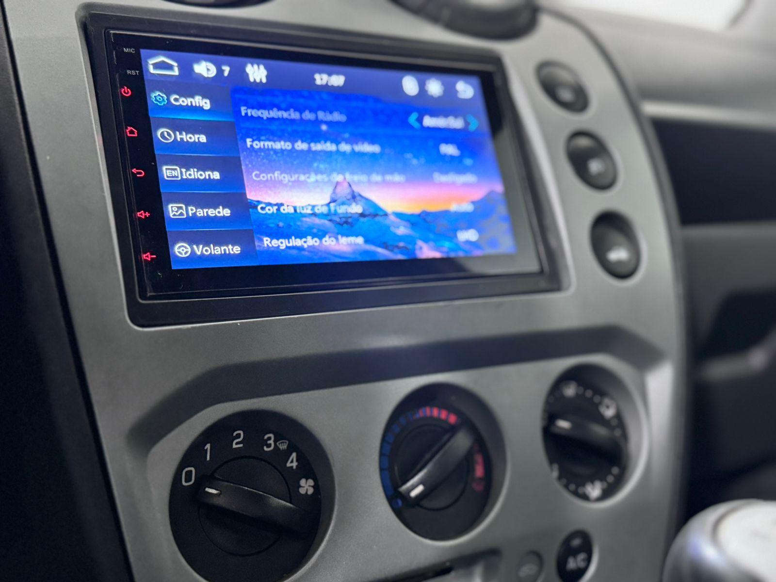 FORD Fiesta Hatch - Foto