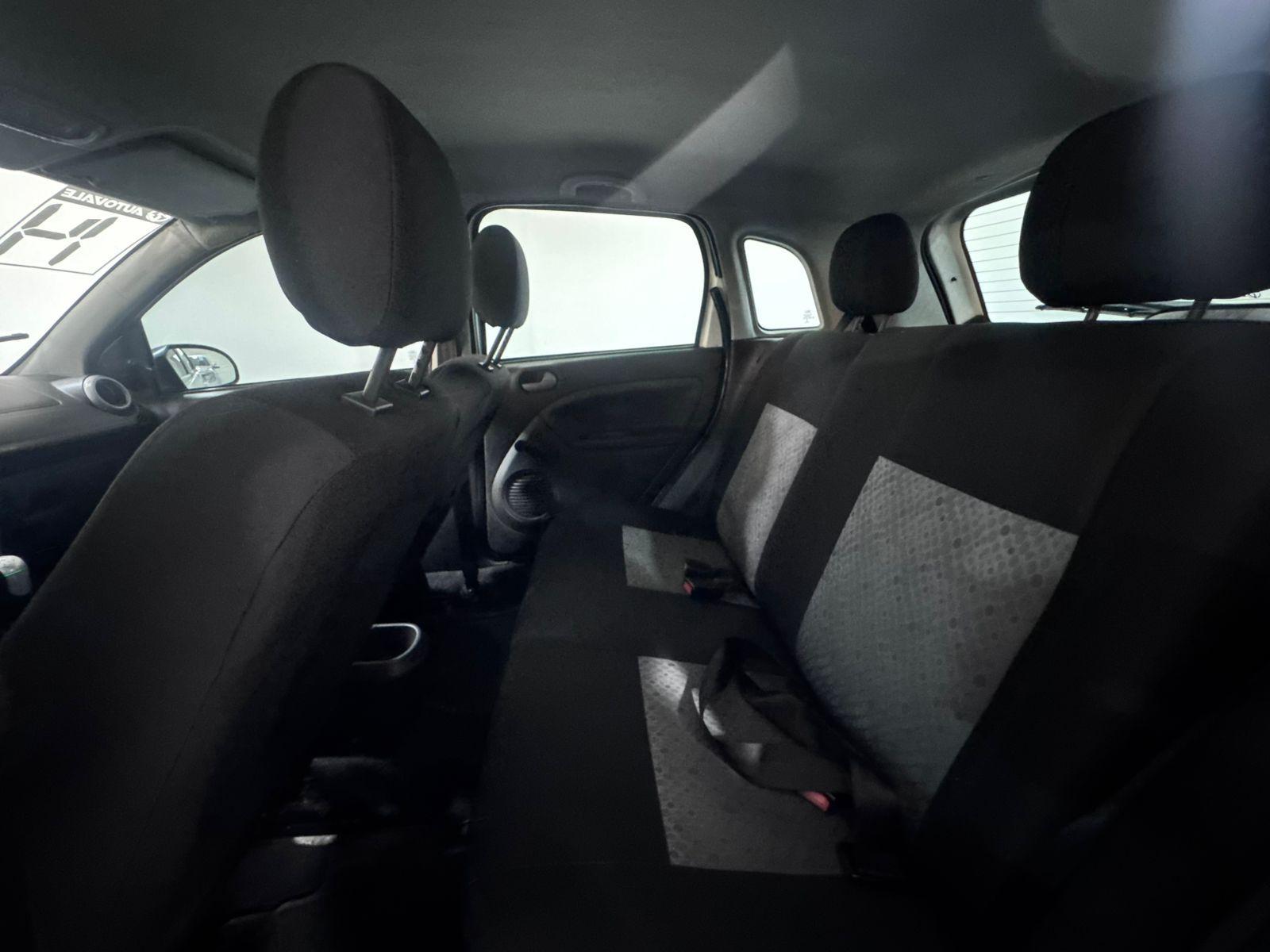 FORD Fiesta Hatch - Foto