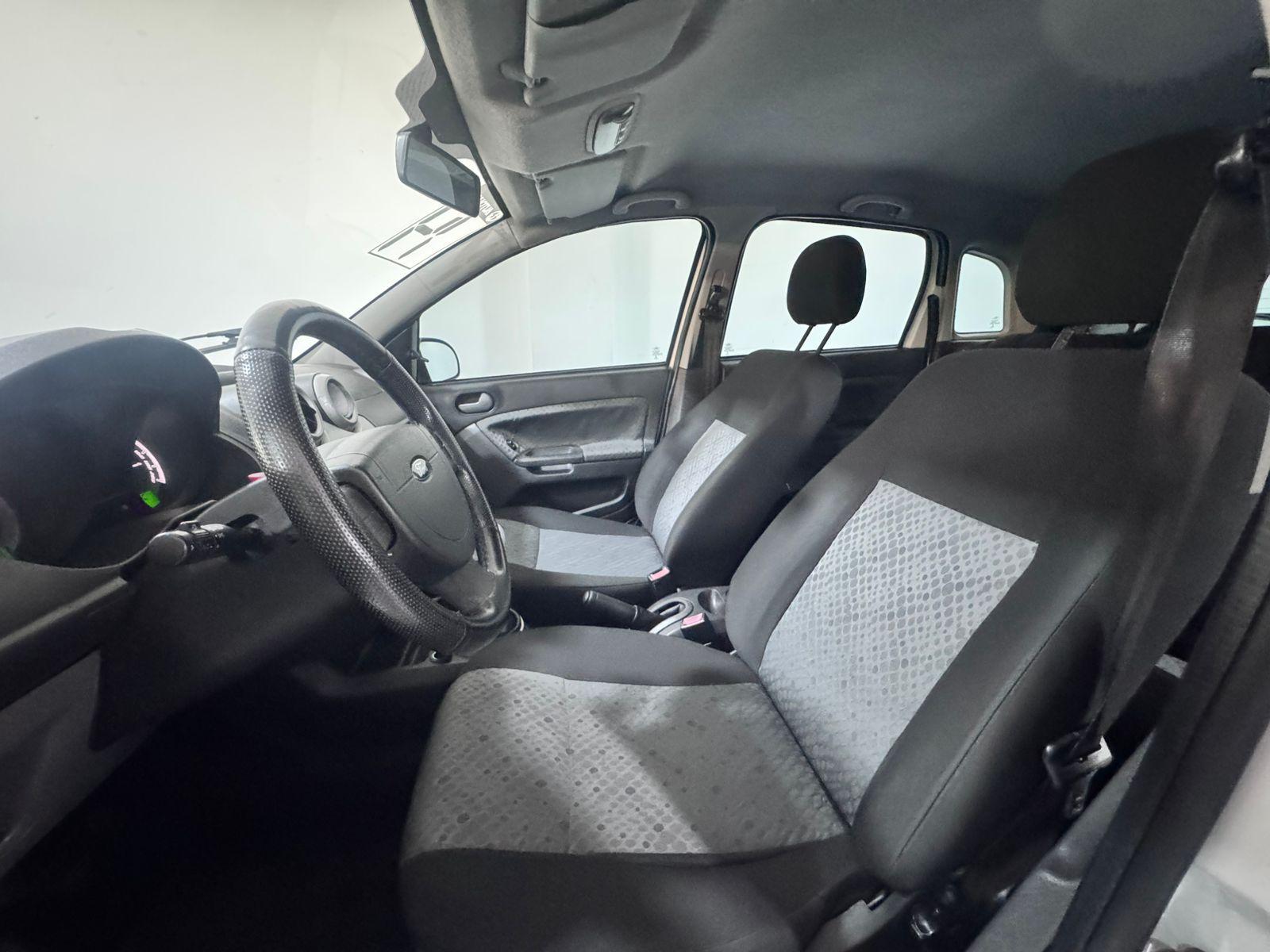 FORD Fiesta Hatch - Foto
