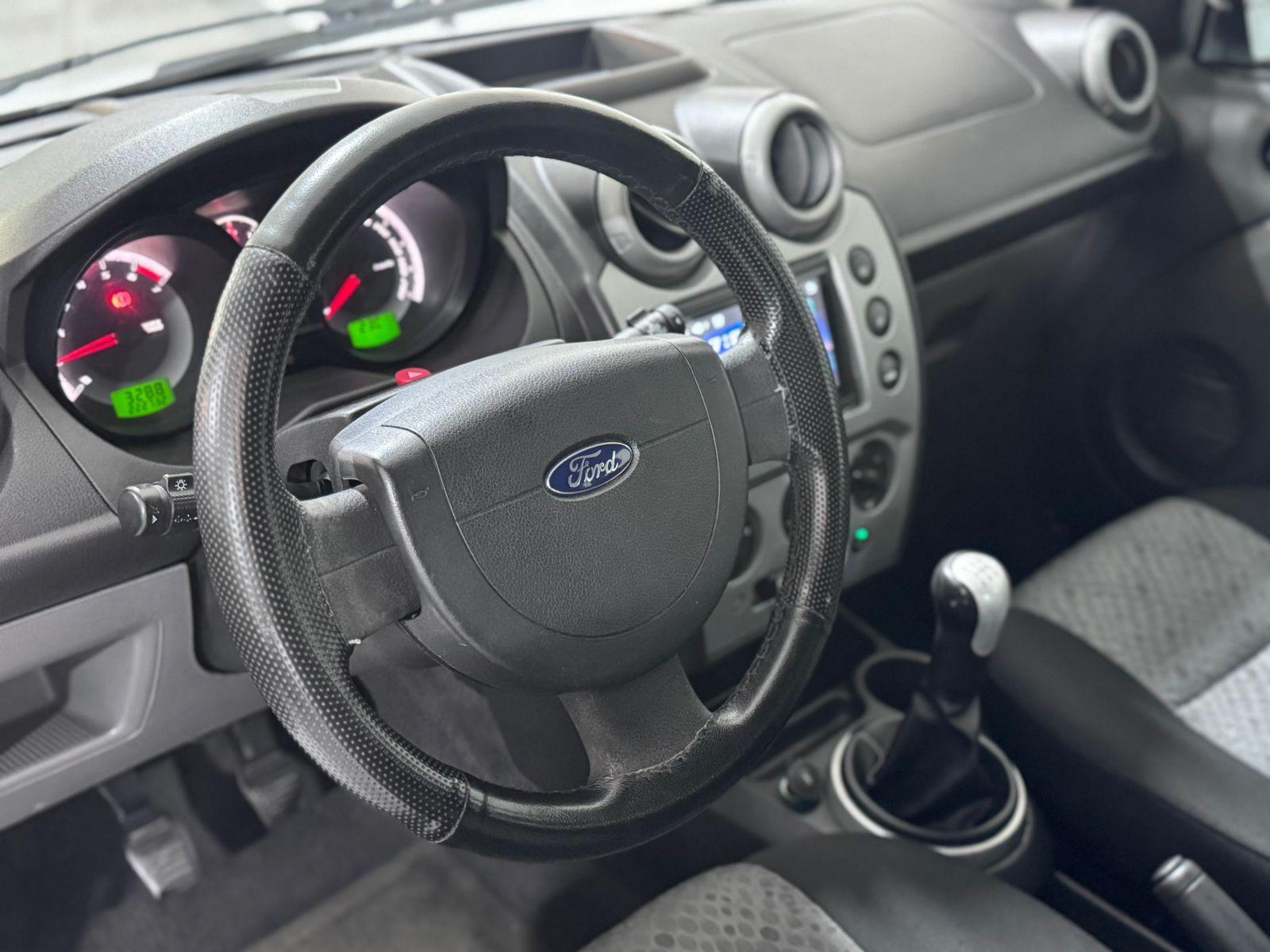 FORD Fiesta Hatch - Foto
