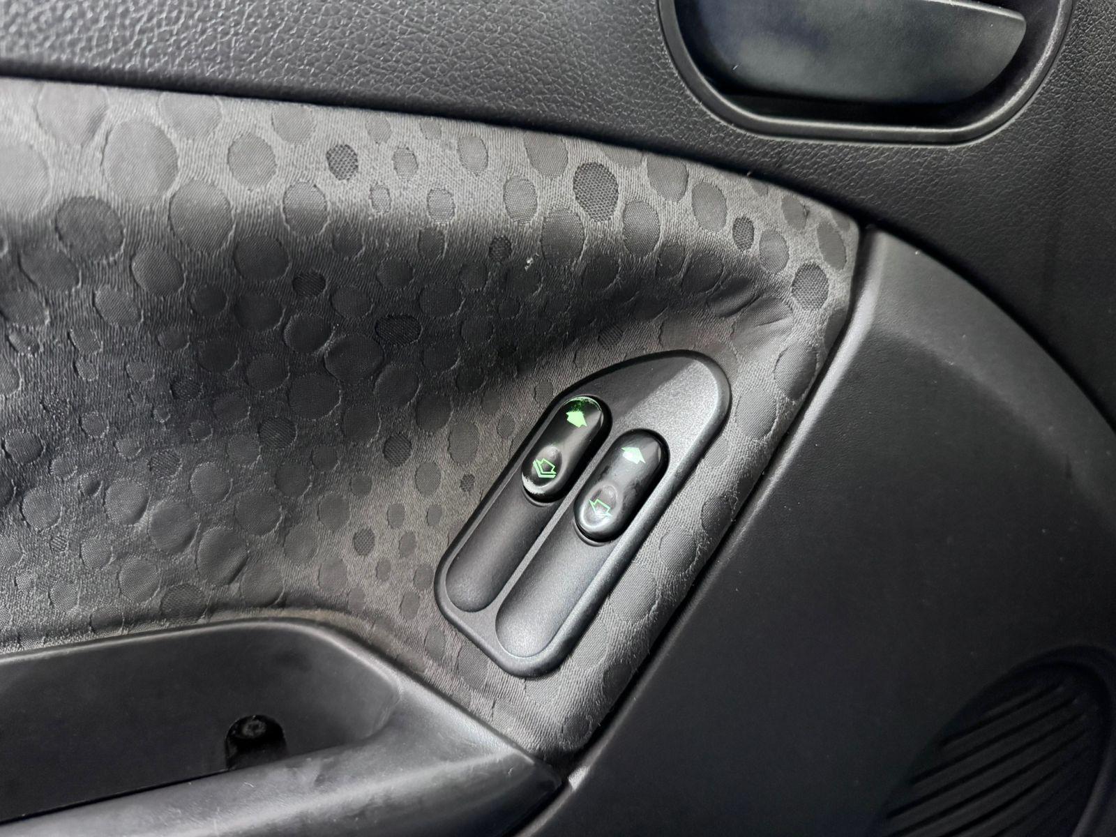 FORD Fiesta Hatch - Foto