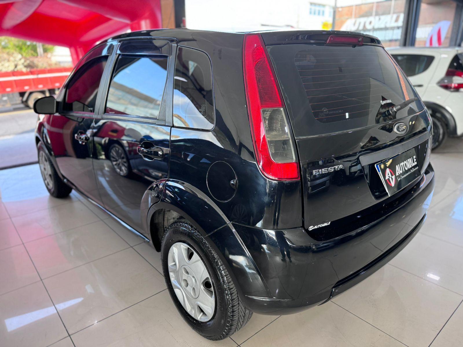 FORD Fiesta Hatch - Foto