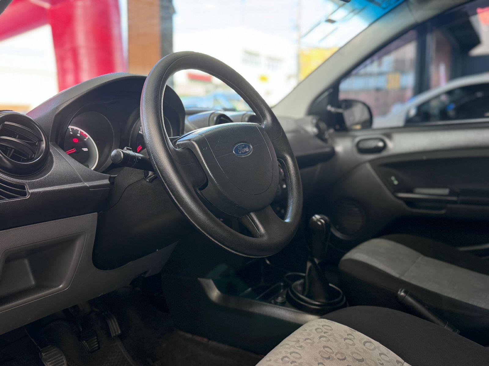 FORD Fiesta Hatch - Foto