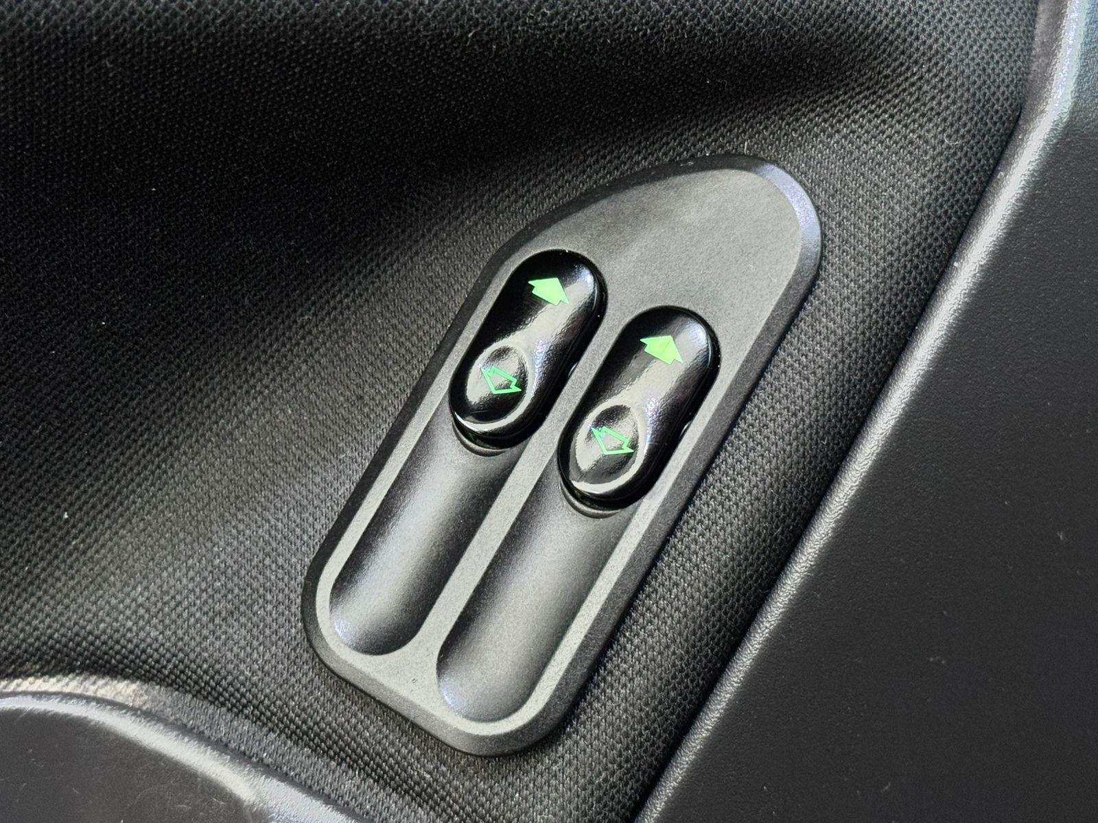 FORD Fiesta Hatch - Foto