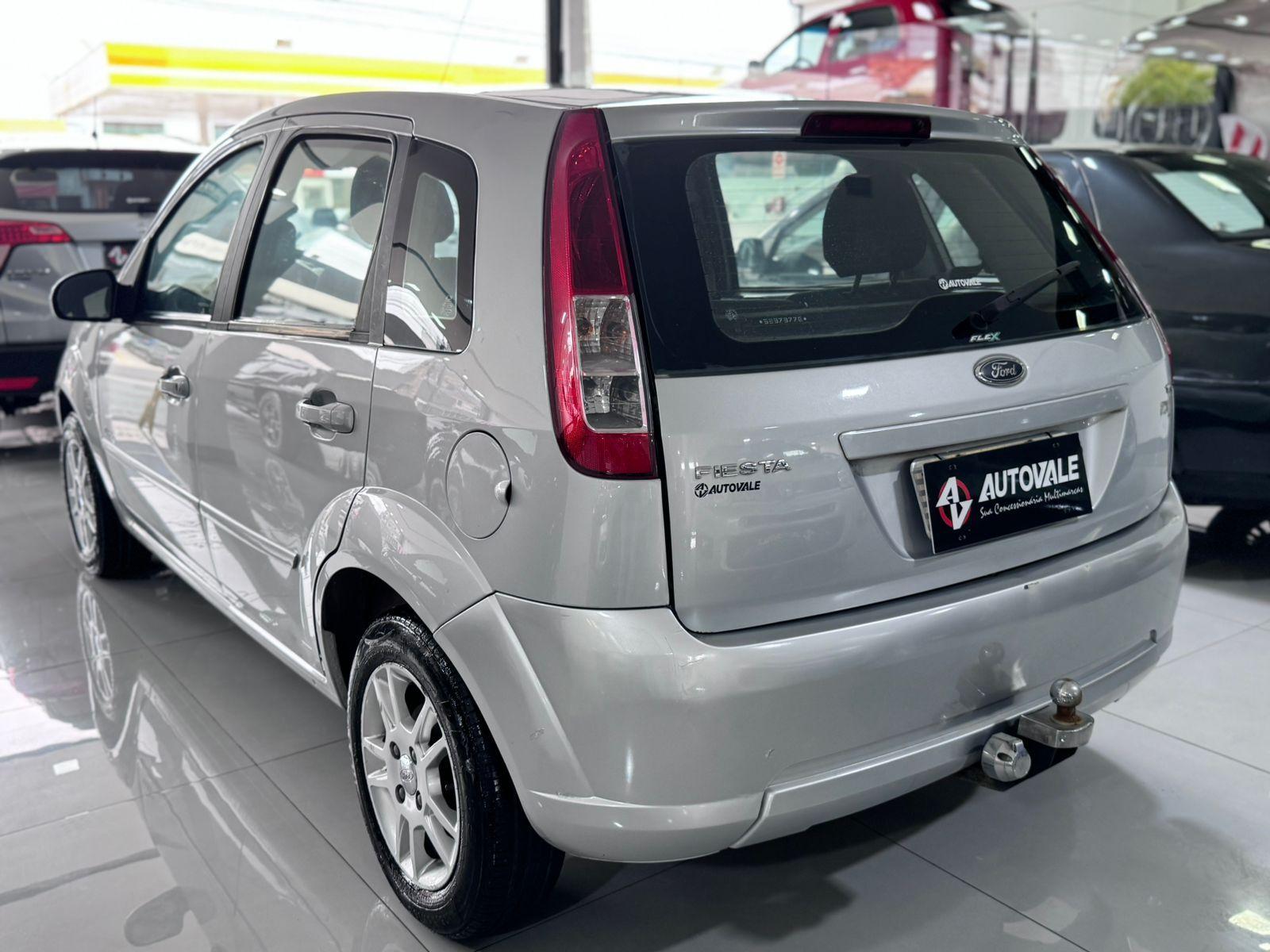 FORD Fiesta Hatch - Foto