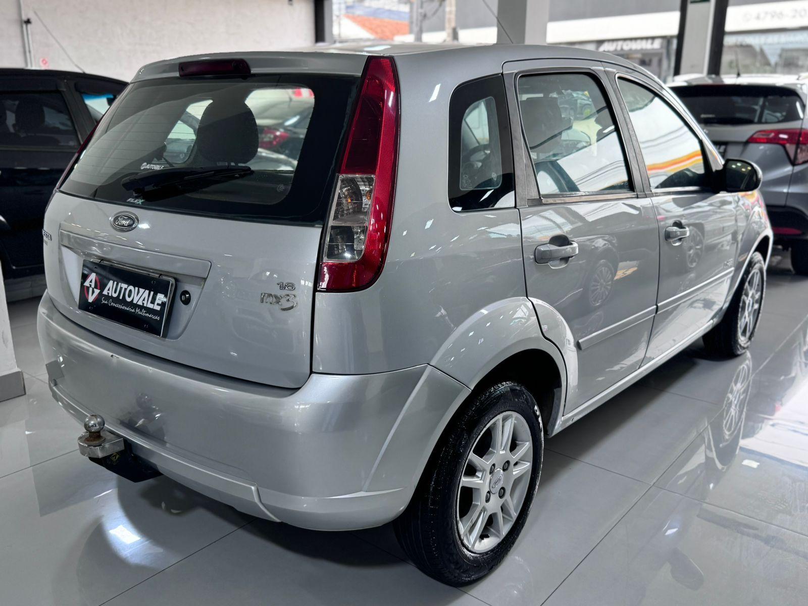 FORD Fiesta Hatch - Foto