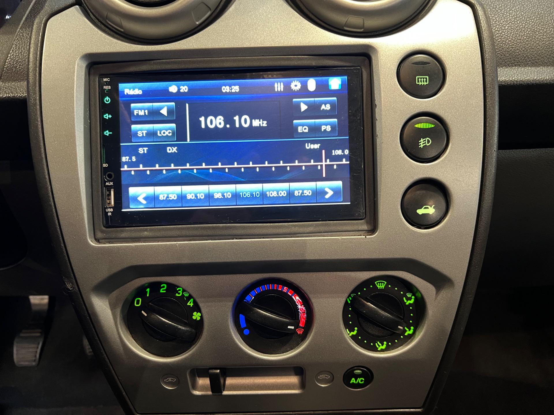 FORD Fiesta Hatch - Foto