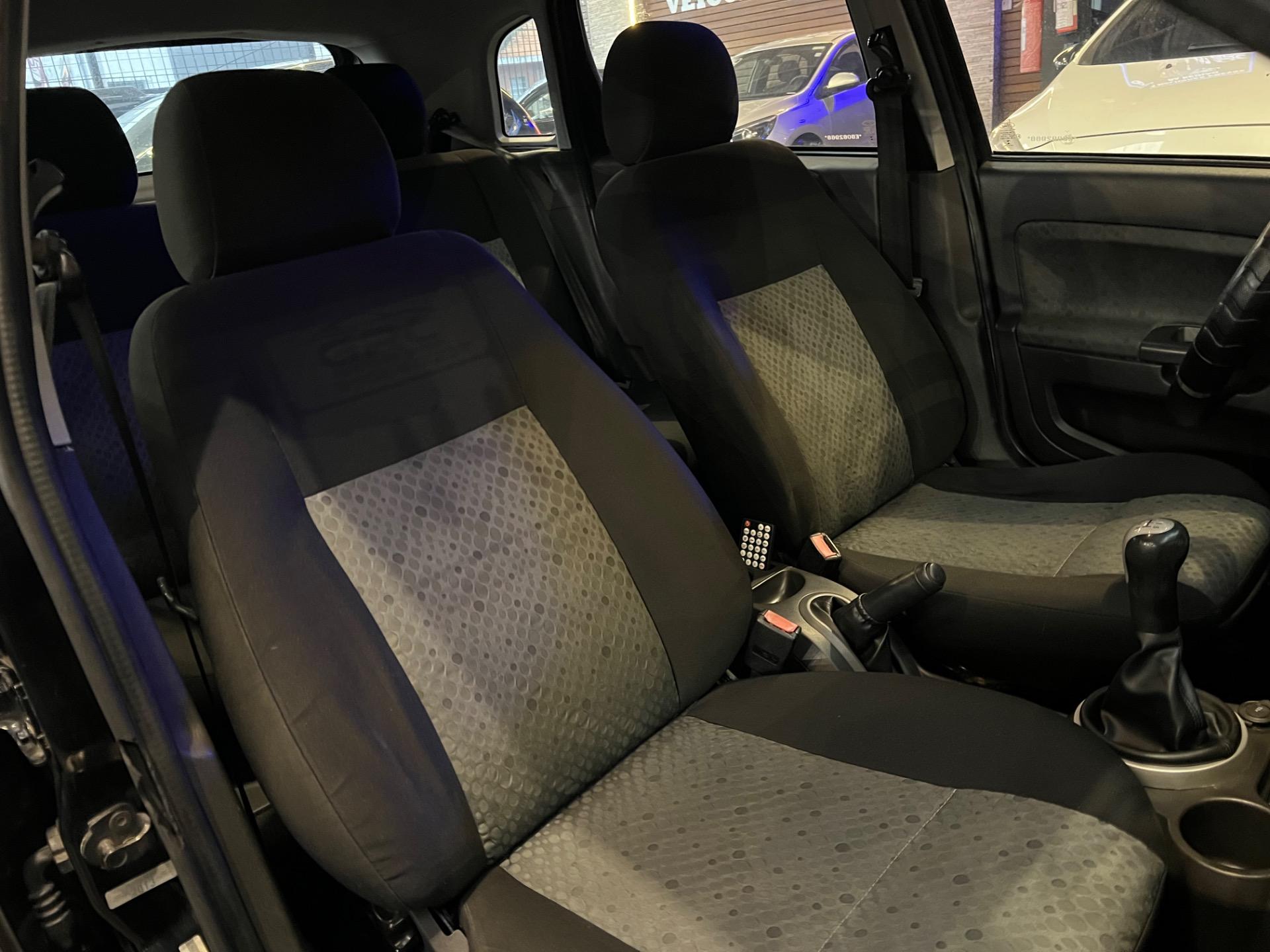 FORD Fiesta Hatch - Foto