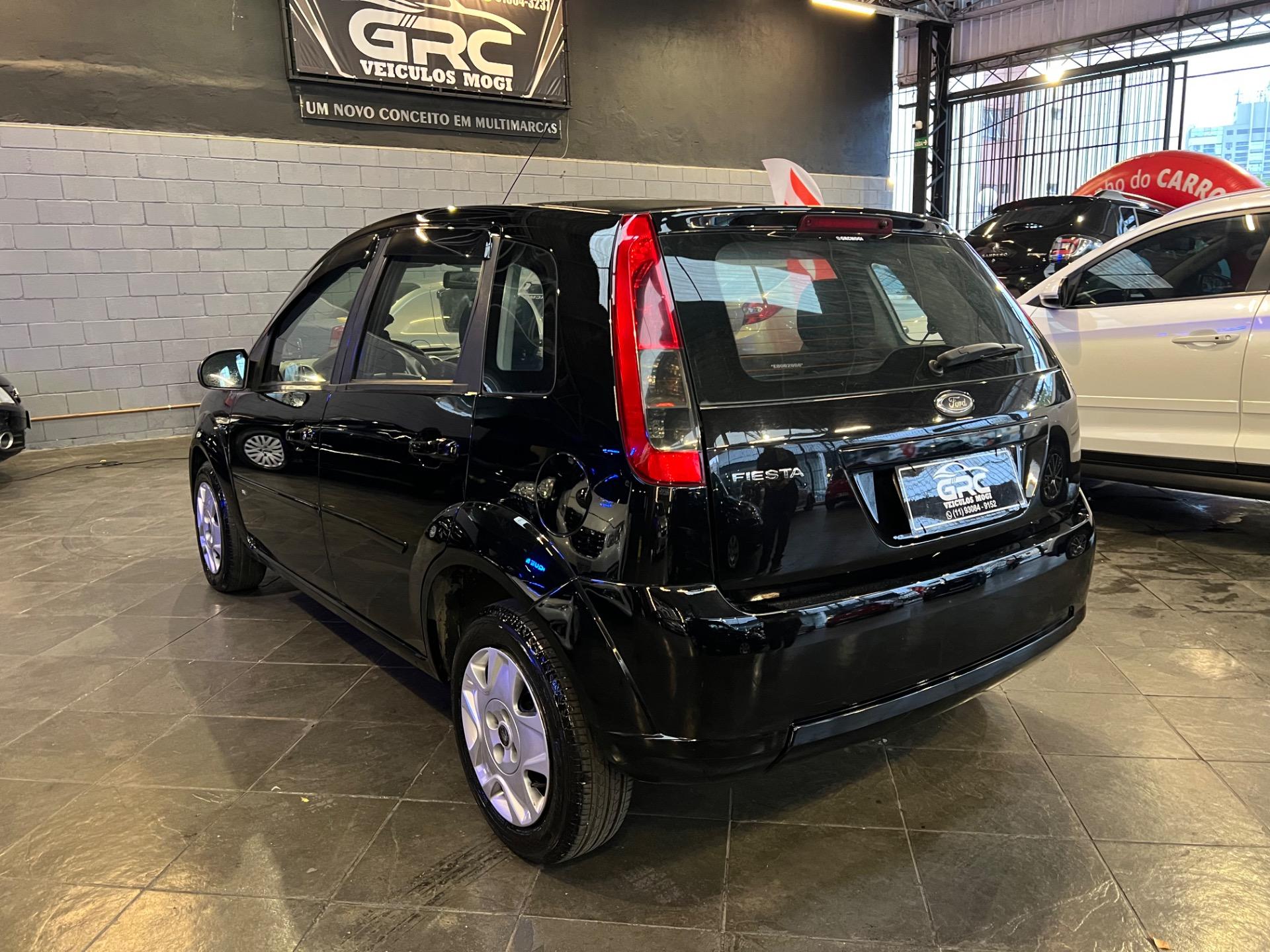 FORD Fiesta Hatch - Foto