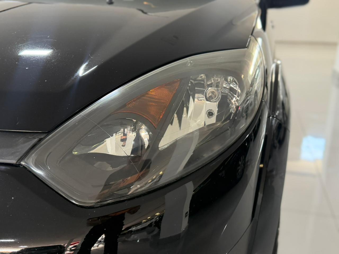 FORD Fiesta Hatch - Foto