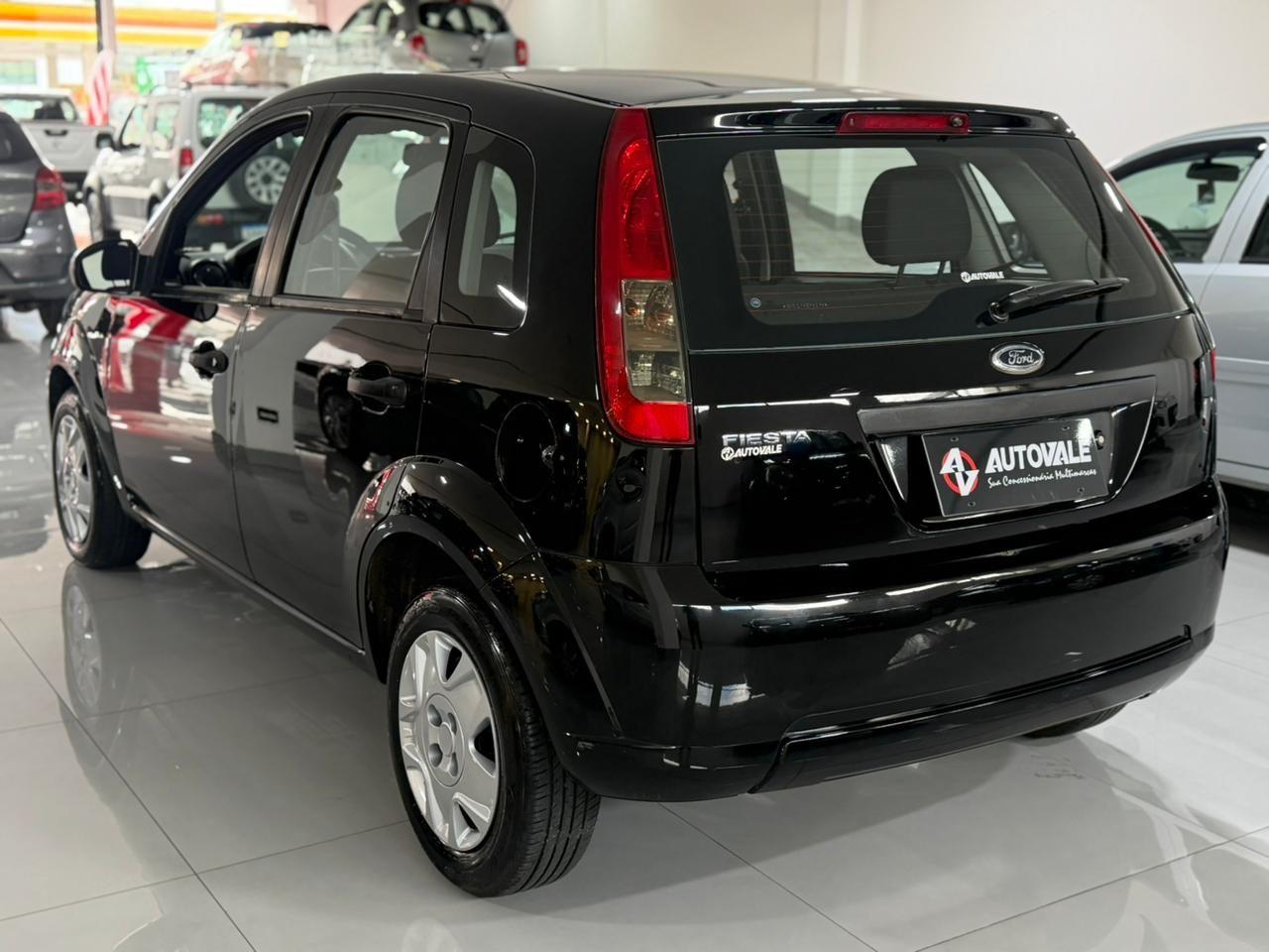 FORD Fiesta Hatch - Foto