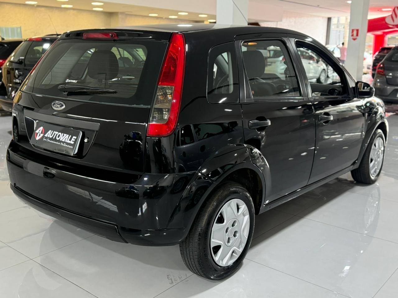 FORD Fiesta Hatch - Foto