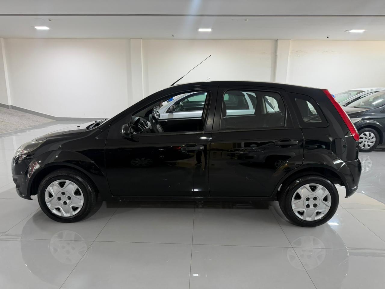 FORD Fiesta Hatch - Foto