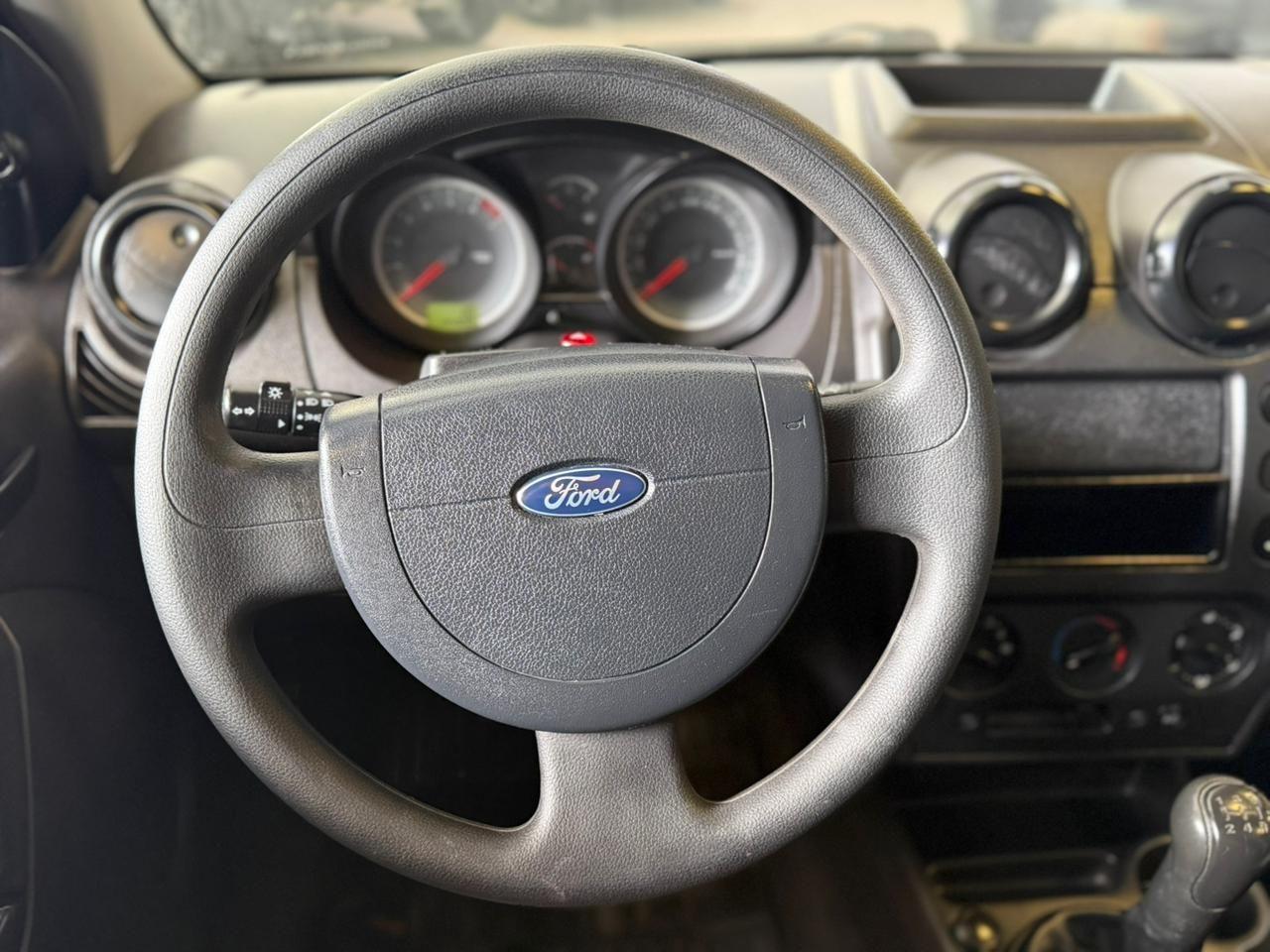 FORD Fiesta Hatch - Foto