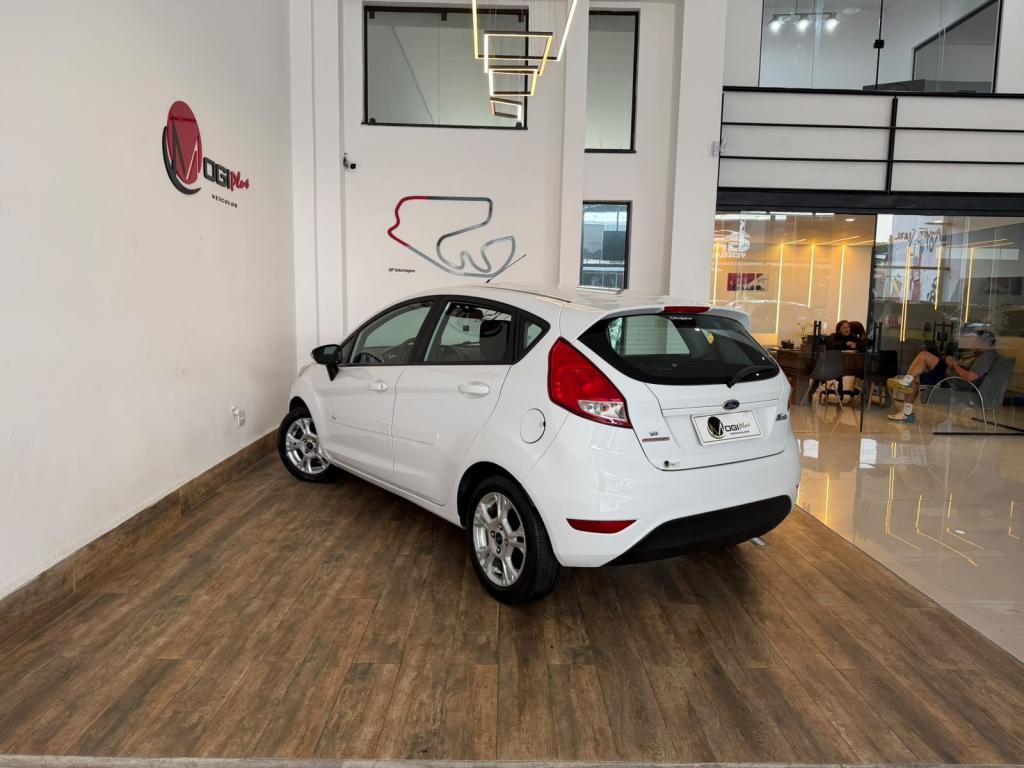 FORD Fiesta Hatch - Foto