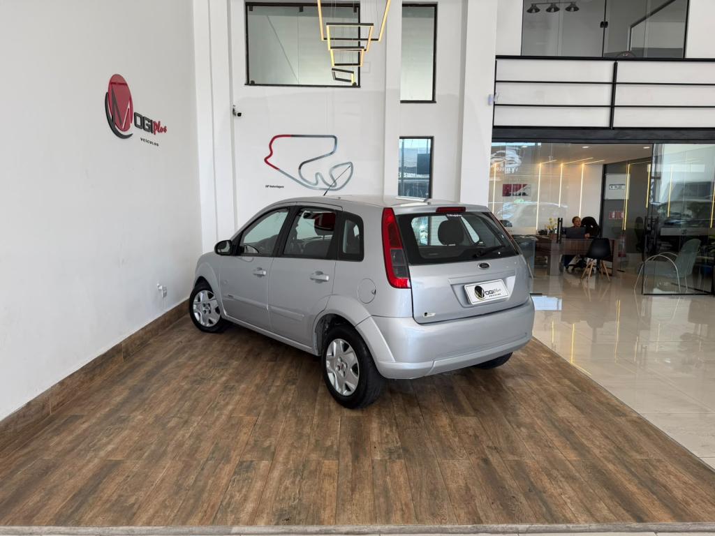 FORD Fiesta Hatch - Foto