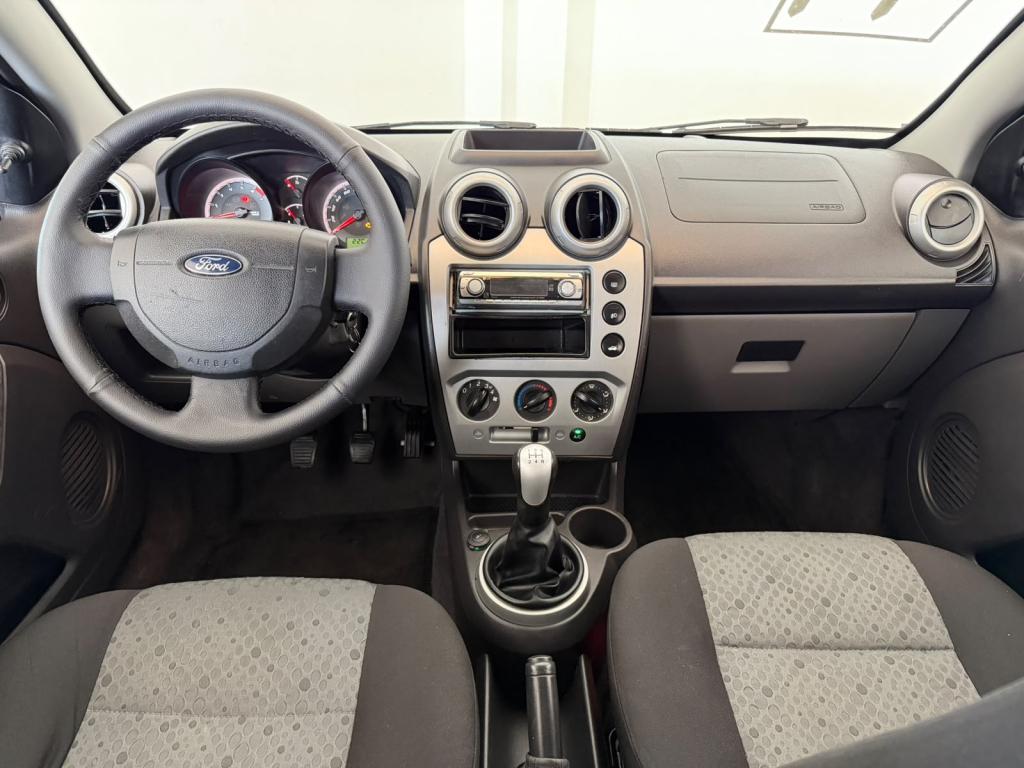 FORD Fiesta Hatch - Foto