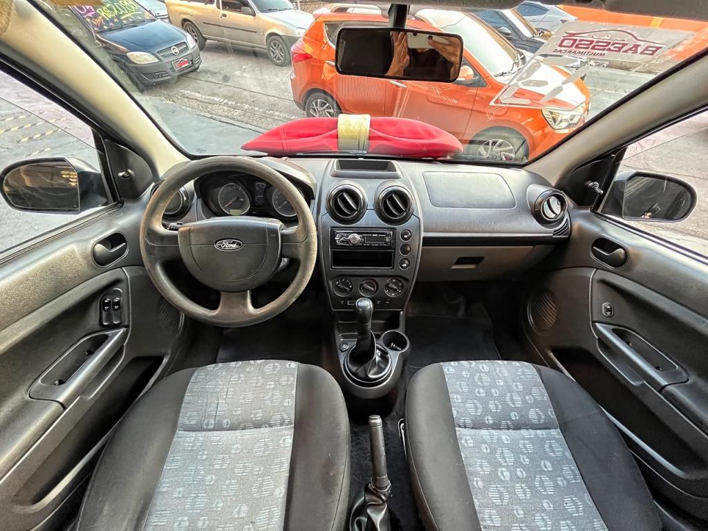 FORD Fiesta Hatch - Foto