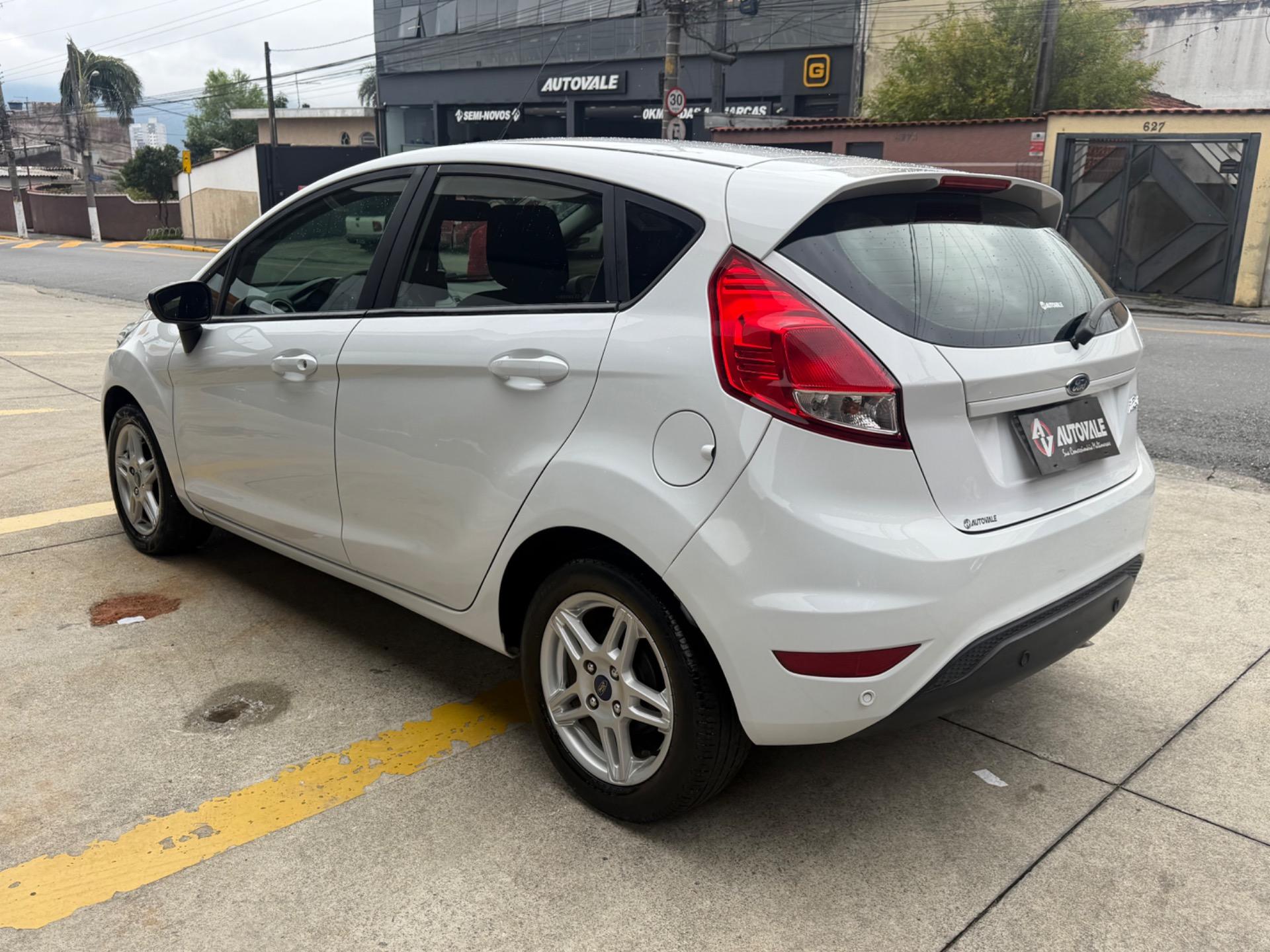 FORD Fiesta Hatch - Foto