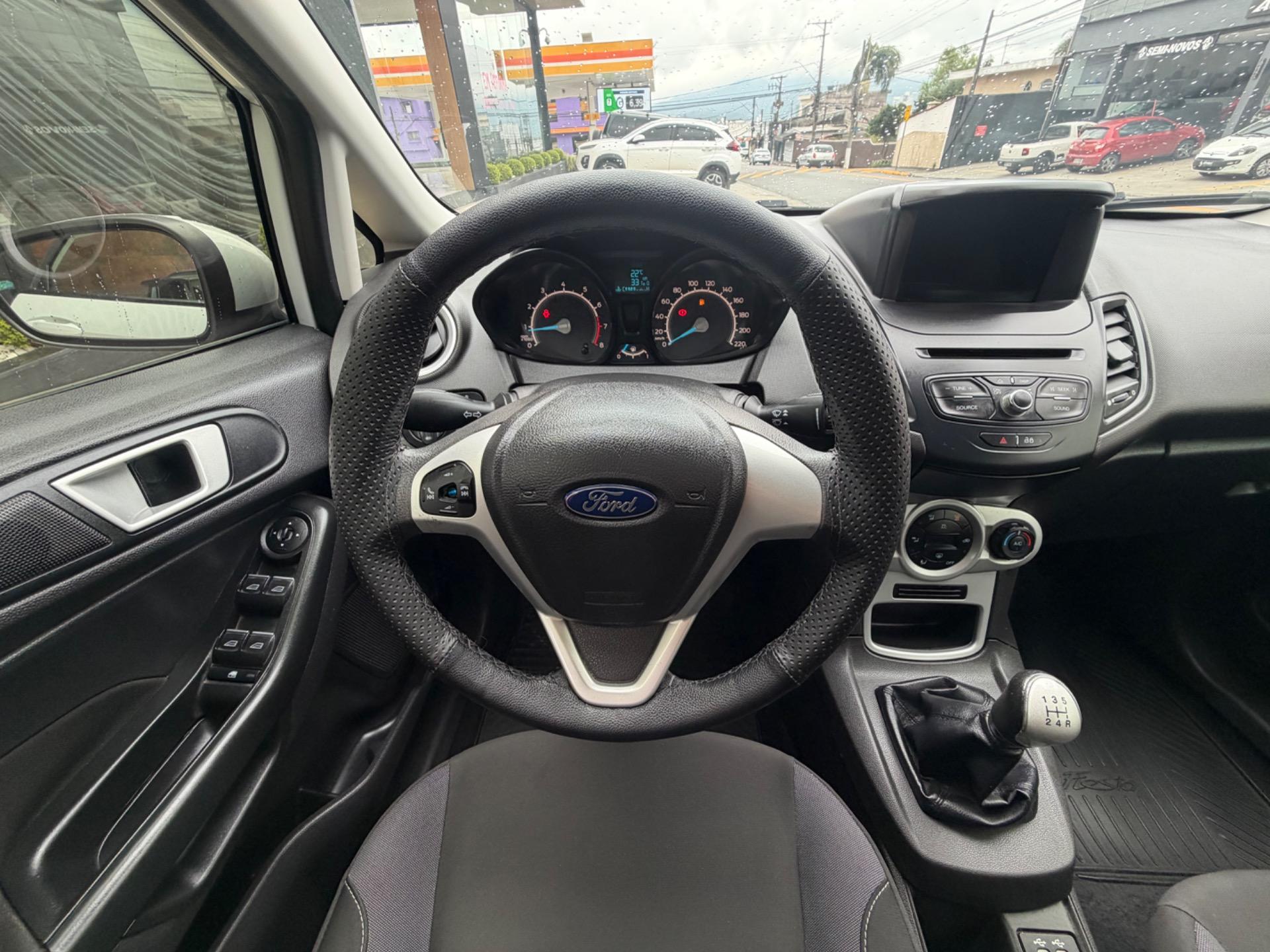 FORD Fiesta Hatch - Foto
